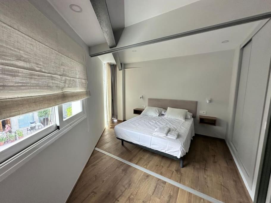 One-Bedroom Apartment photo 3