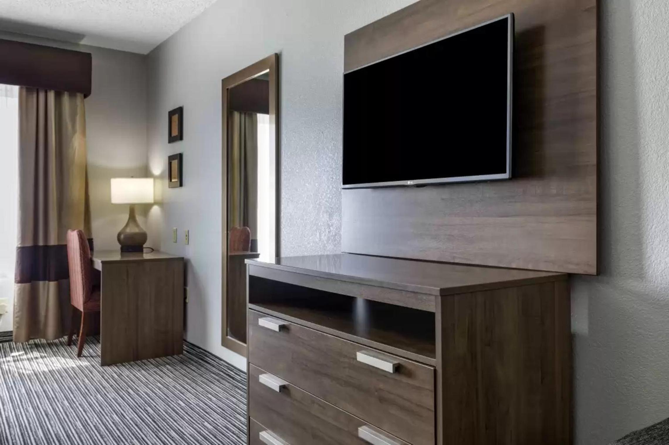 Queen Room - Accessible/Nonsmoking - Photo 3