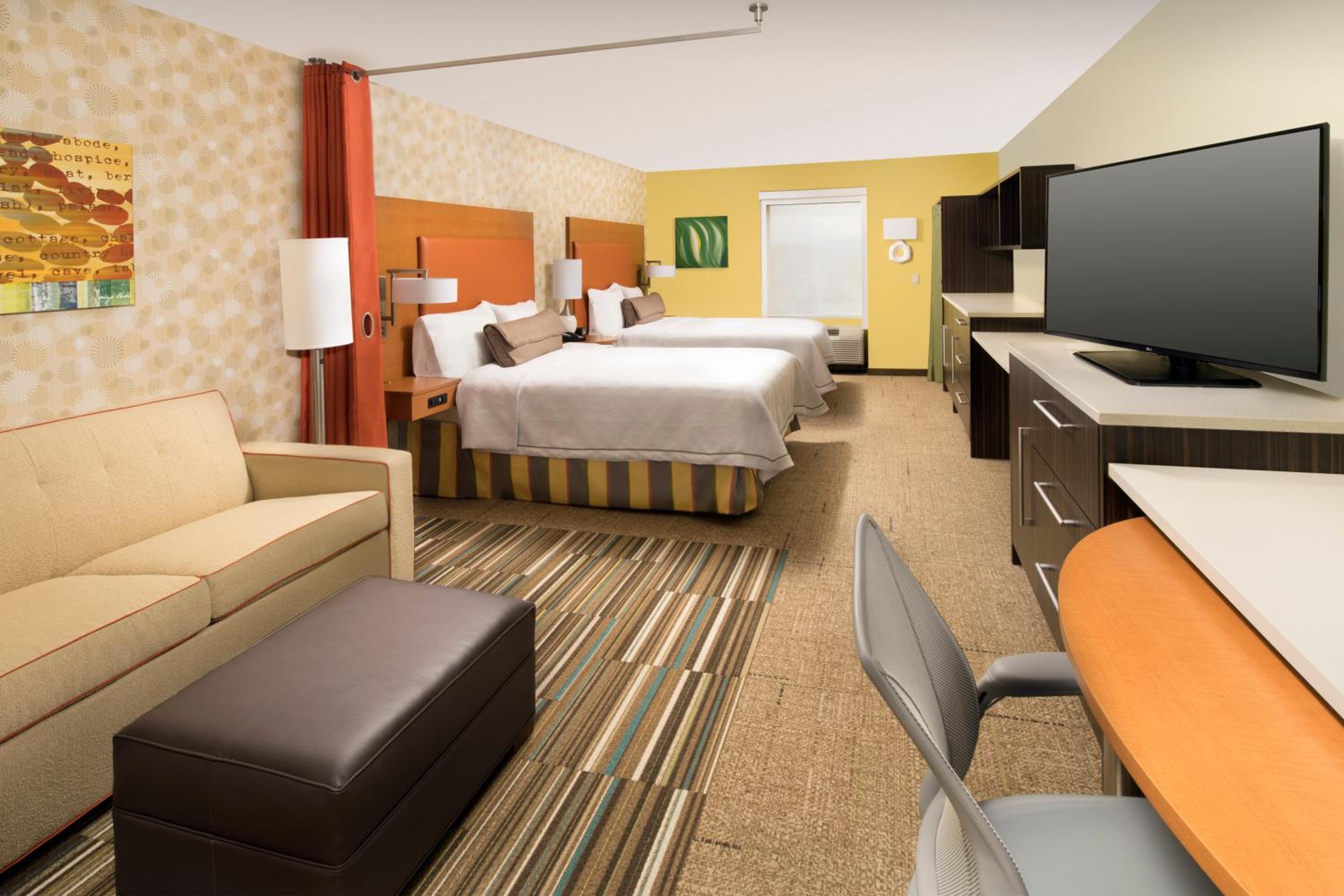 Queen Studio with Two Queen Beds - Non-Smoking