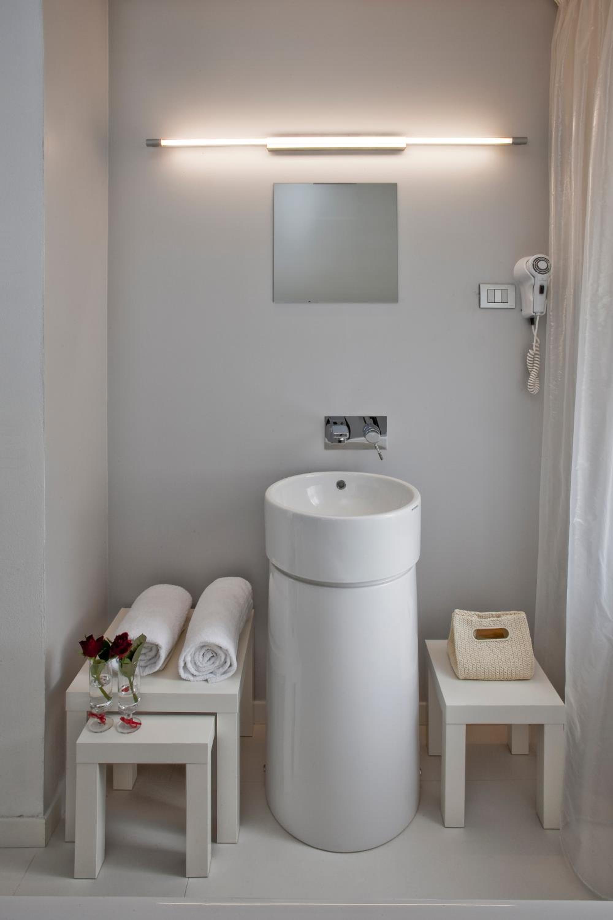 Double Room with Spa Bath, Private Sauna and Fireplace photo 3