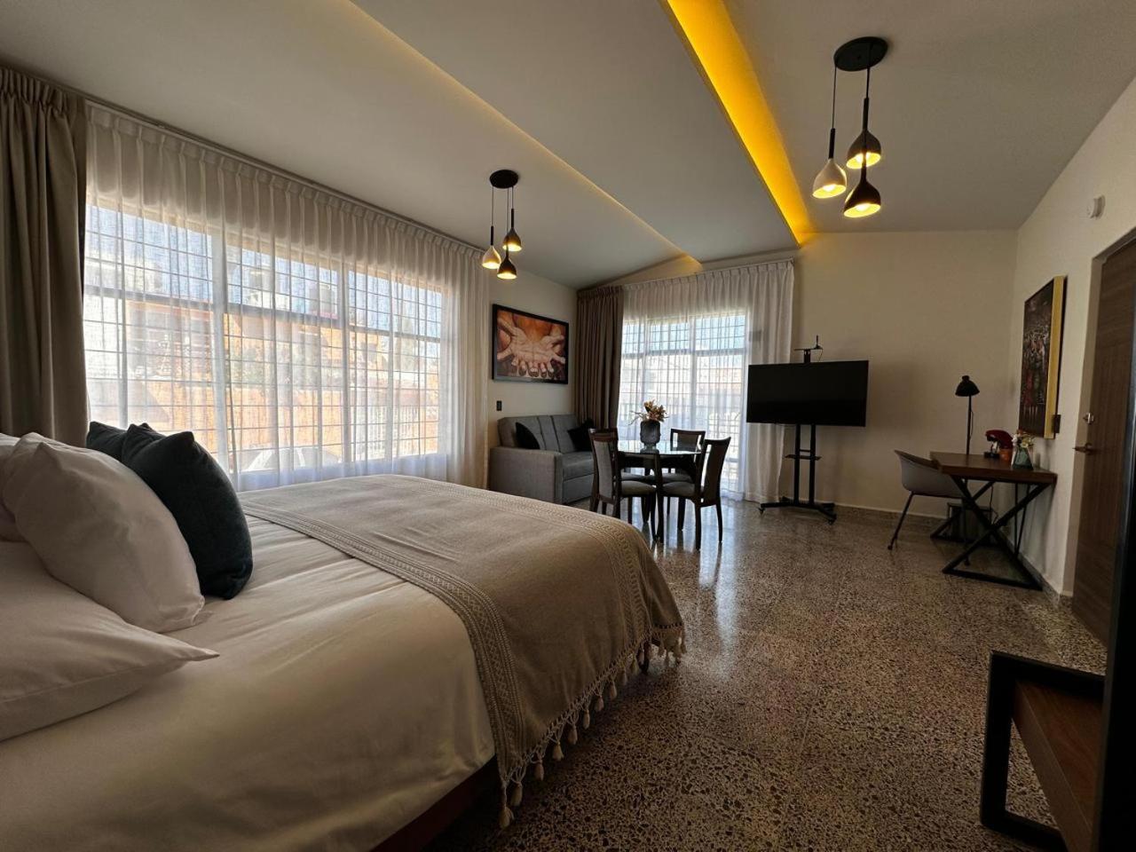 Executive Suite photo 2