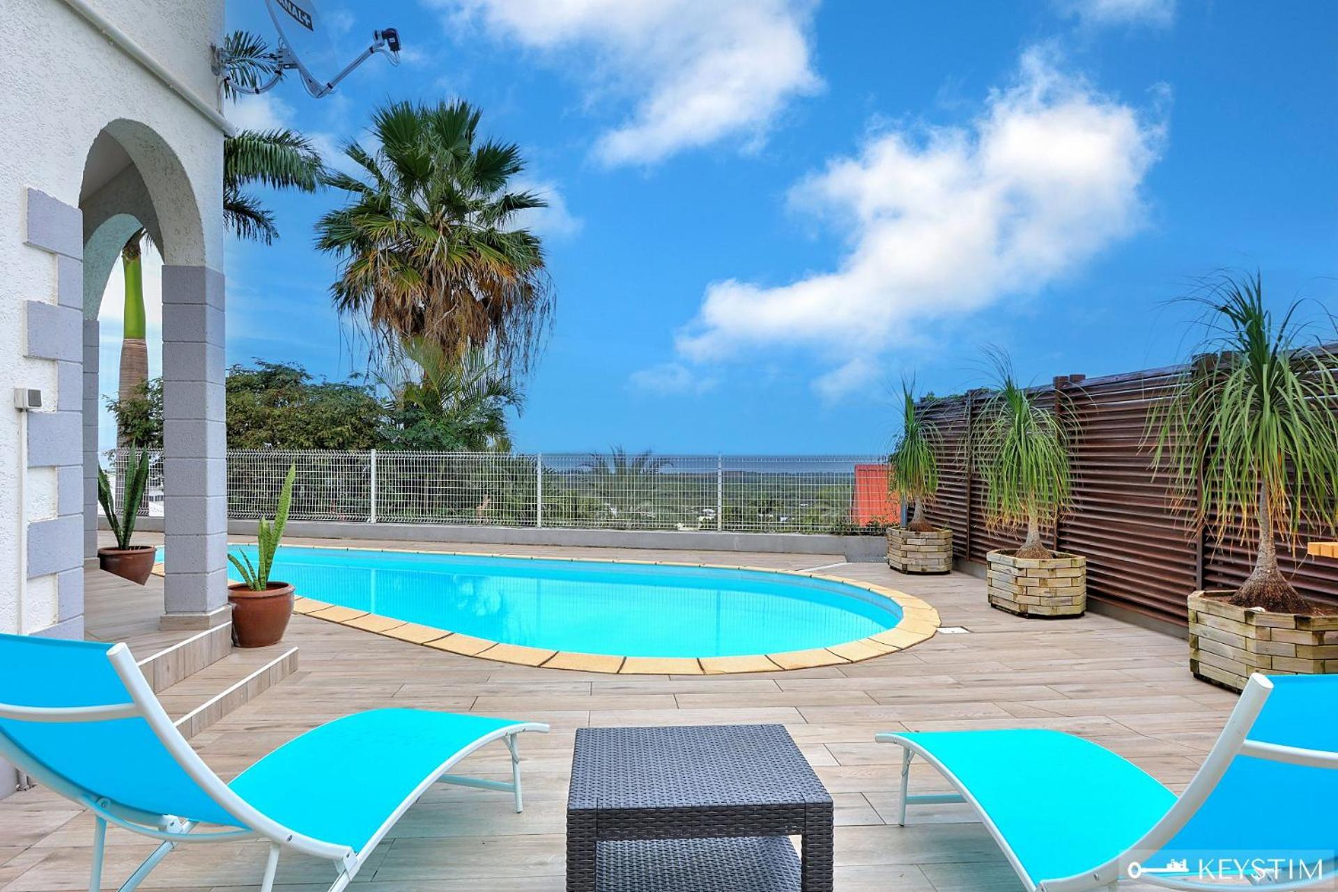 Villa photo 2