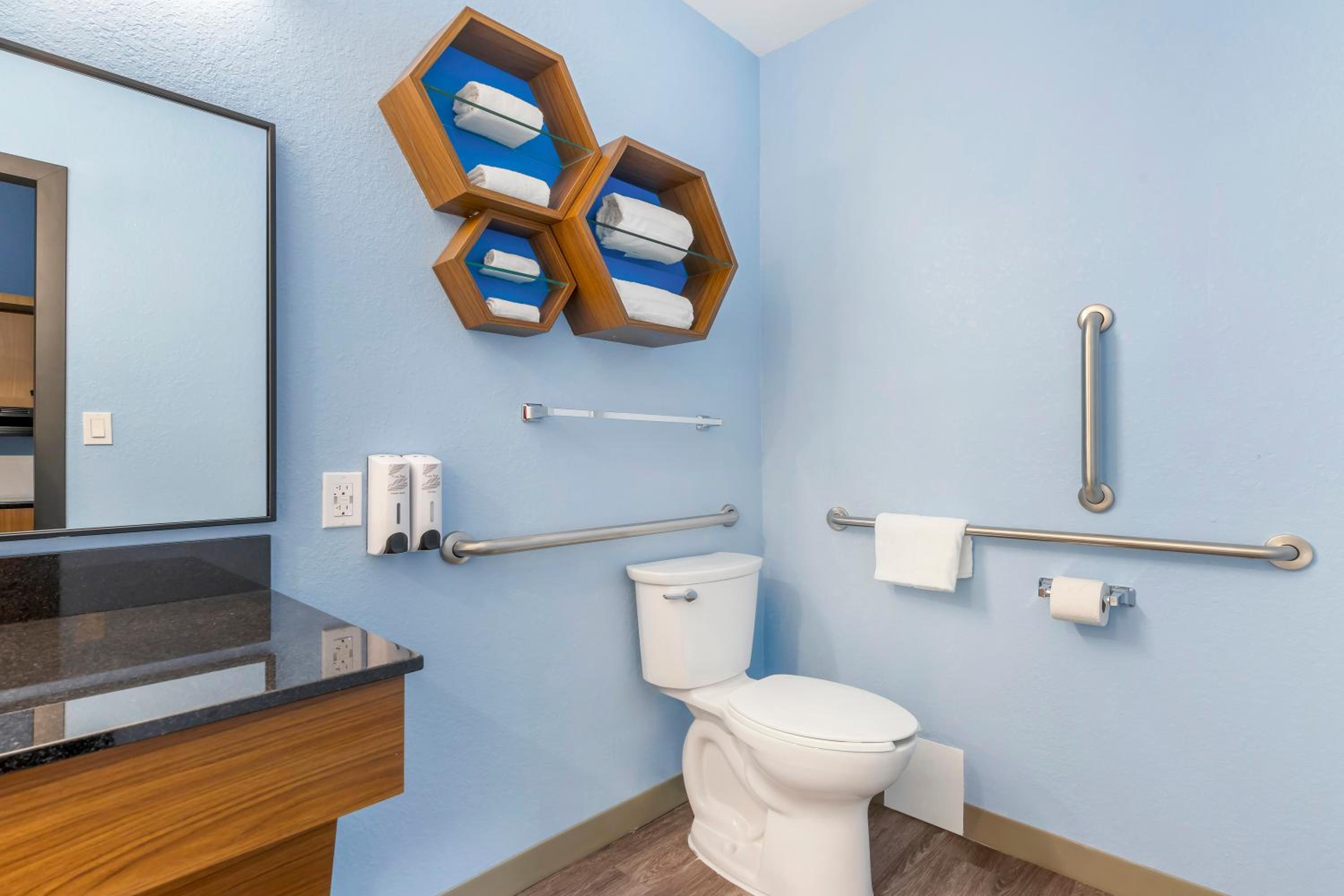 HomeTowne Studios by Red Roof Tampa - Airport, Bild 6