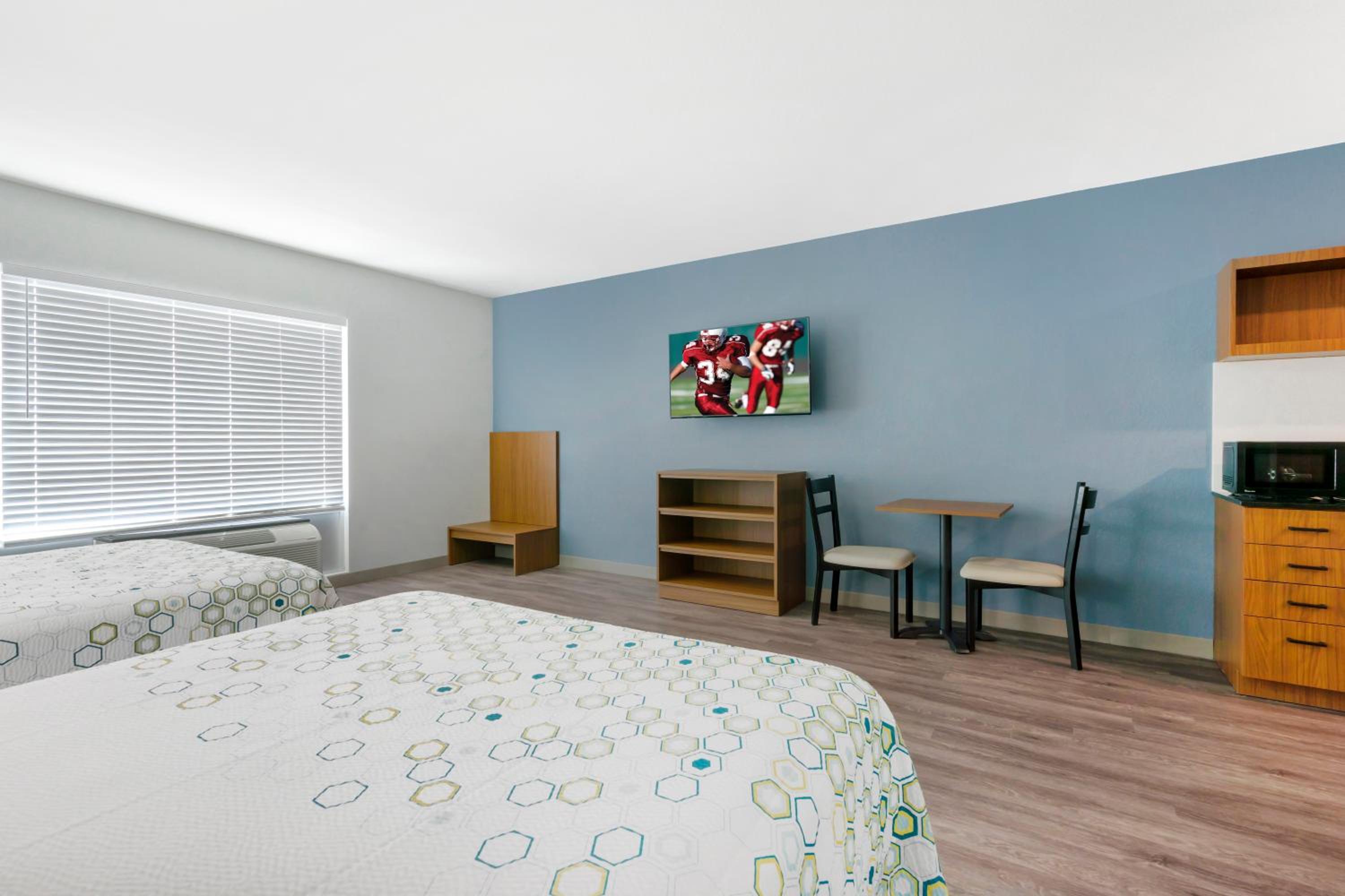 HomeTowne Studios by Red Roof Tampa - Airport, Bild 7