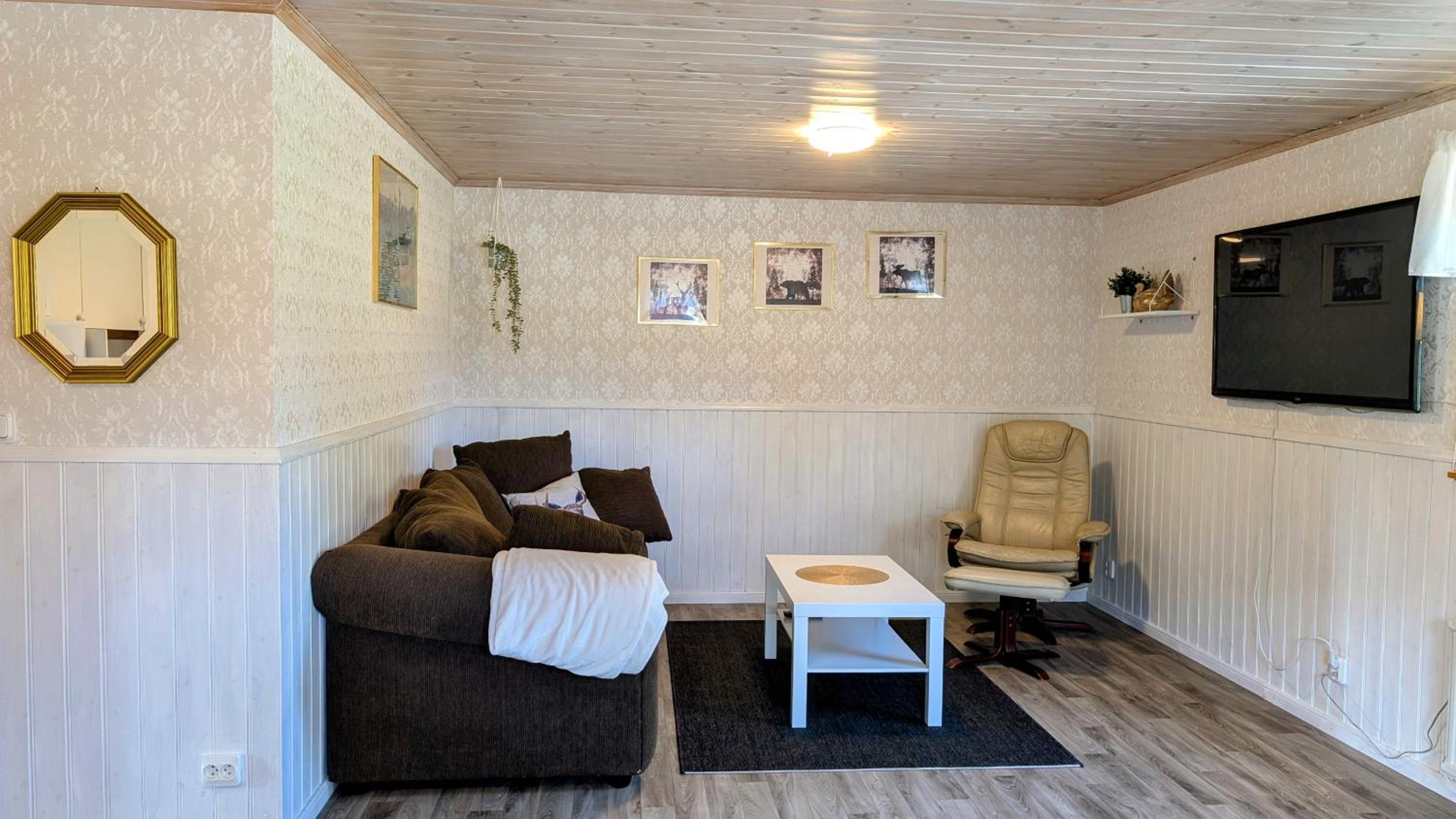 Two-Bedroom House photo 1