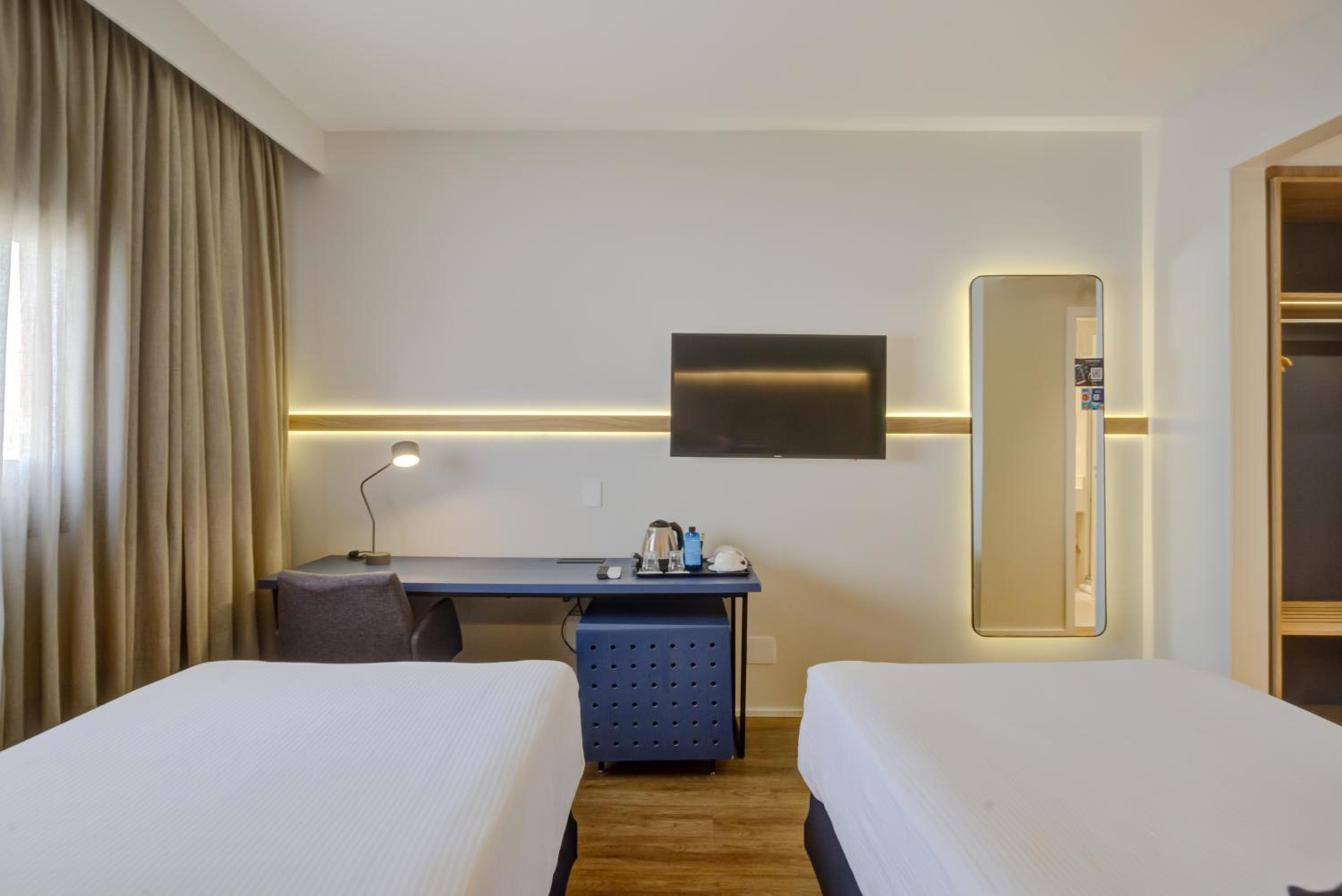 Twin Room - Non-Smoking