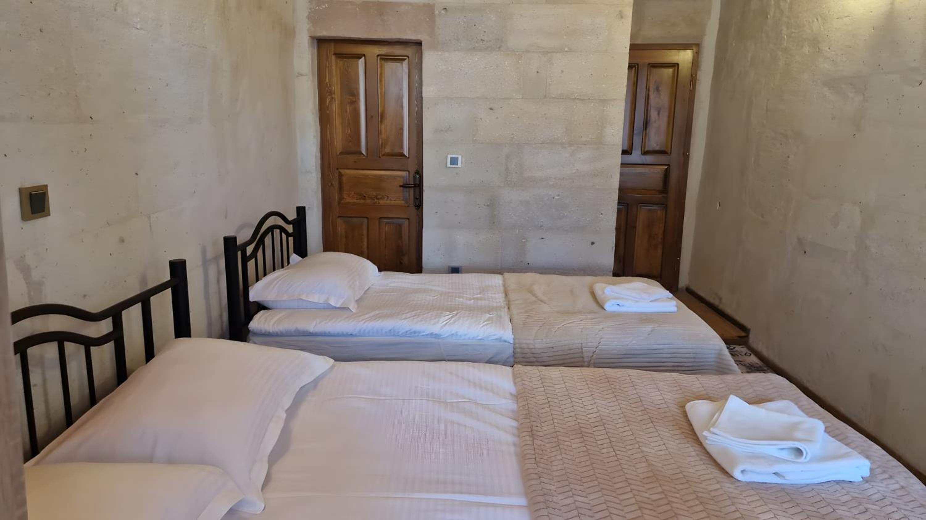 Triple Room - Photo 1