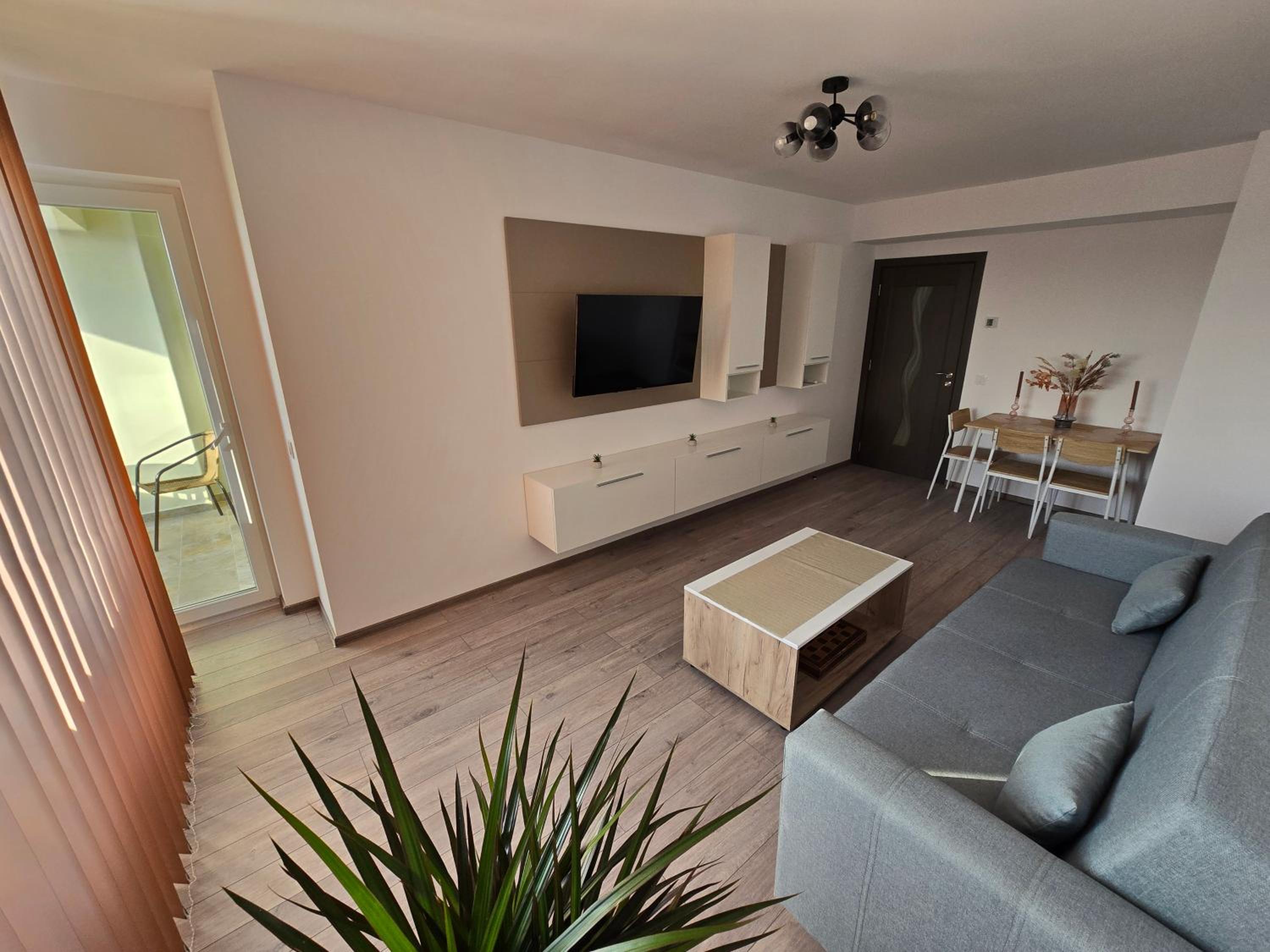One-Bedroom Apartment photo 1