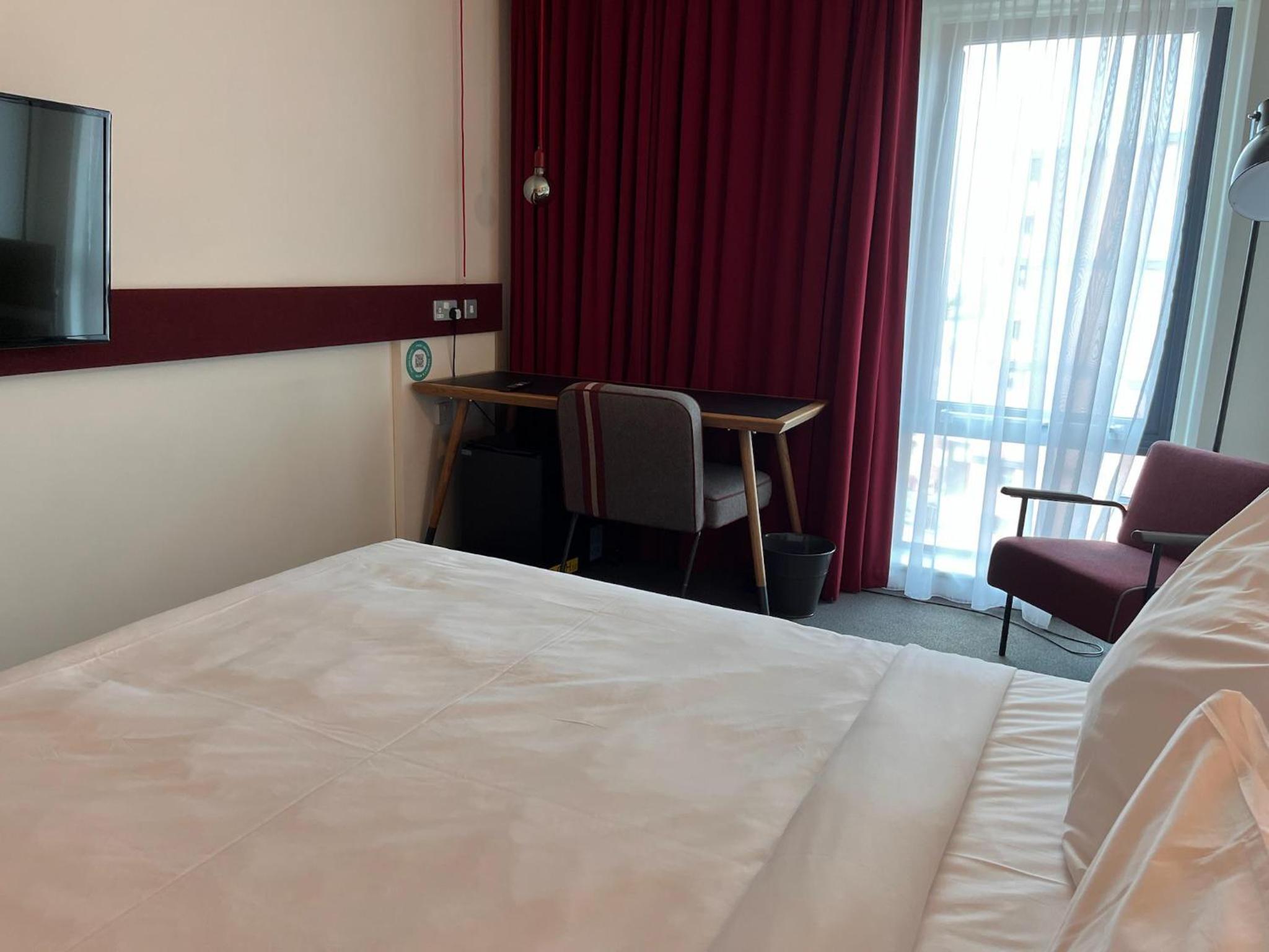Double Room - Photo 8