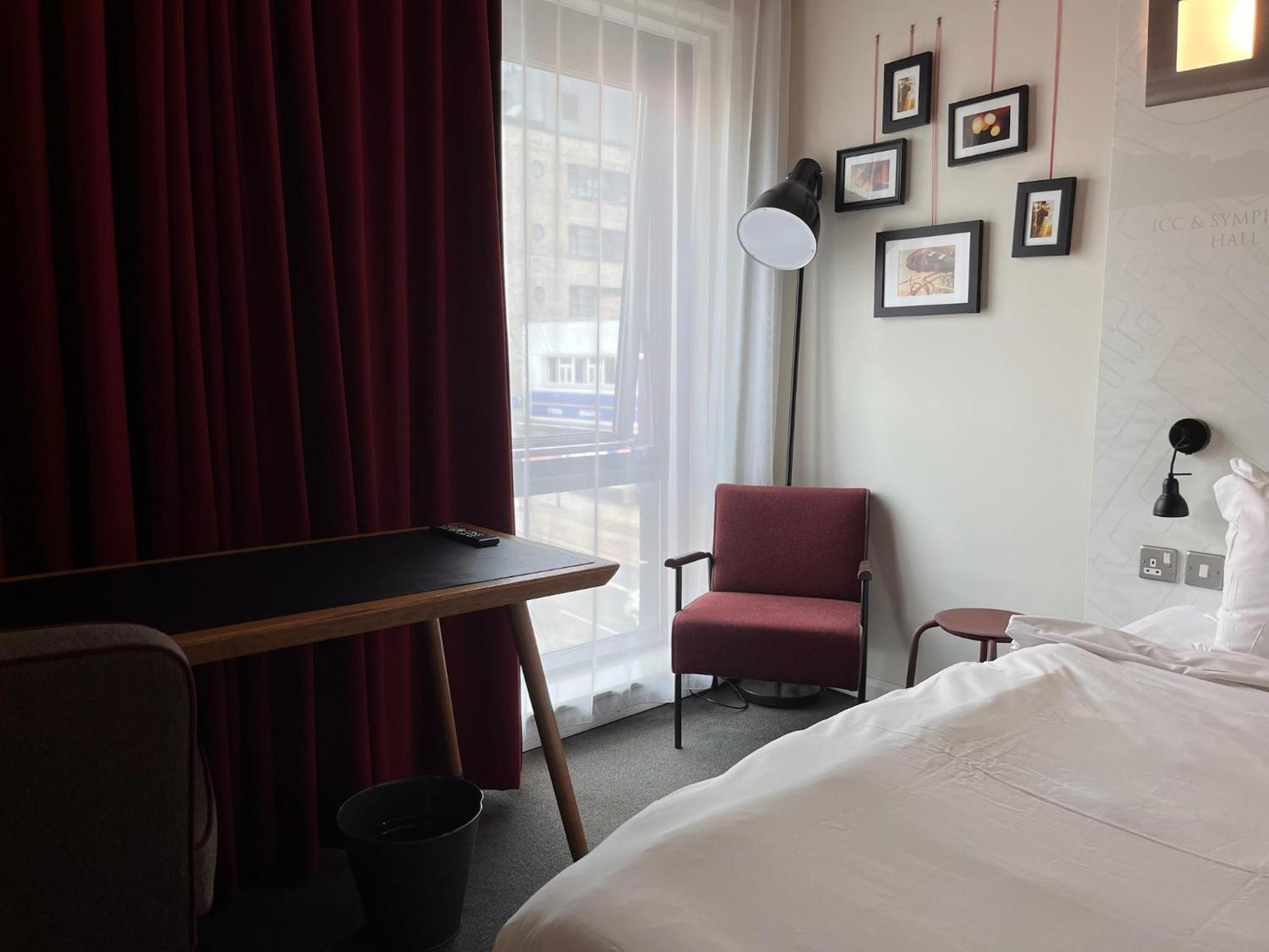 Twin Room - Photo 3