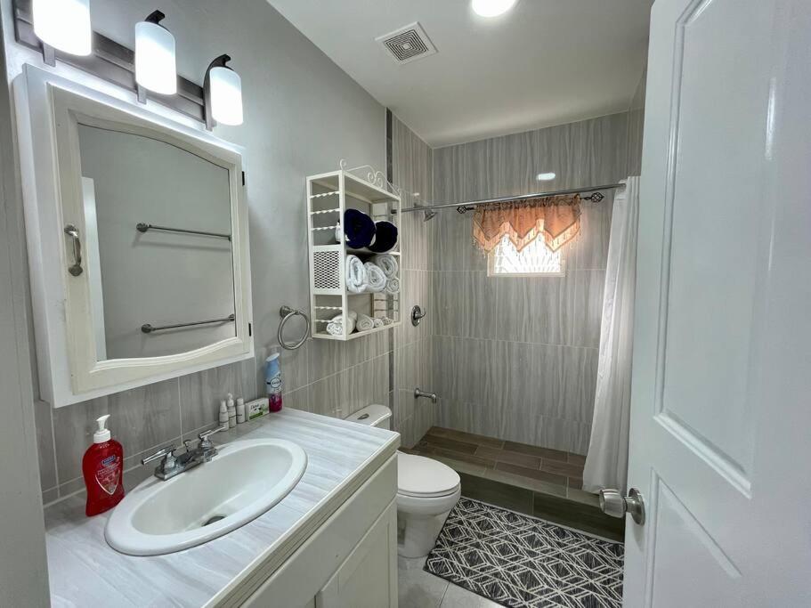 Two-Bedroom House photo 3