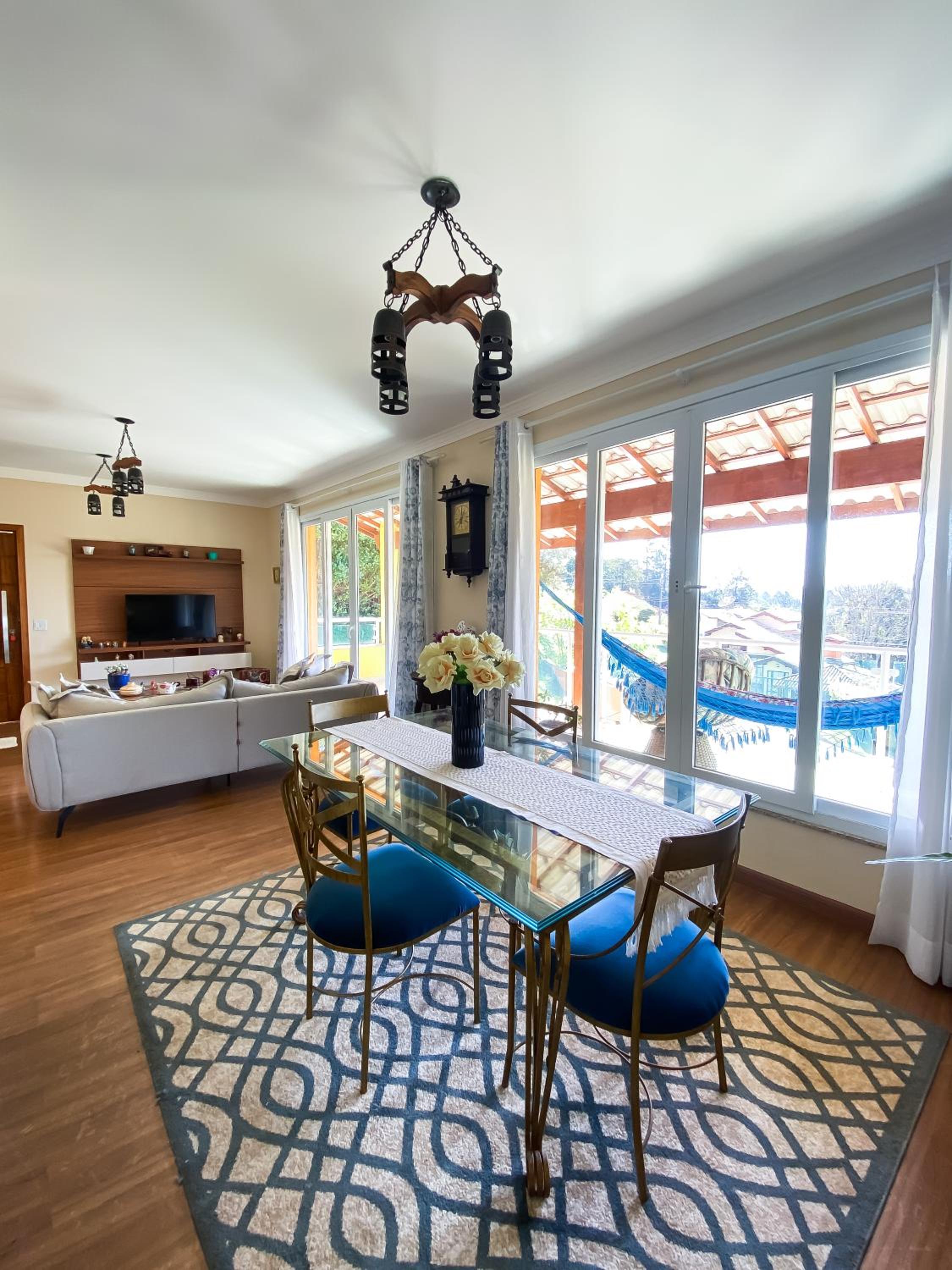Three-Bedroom House photo 2