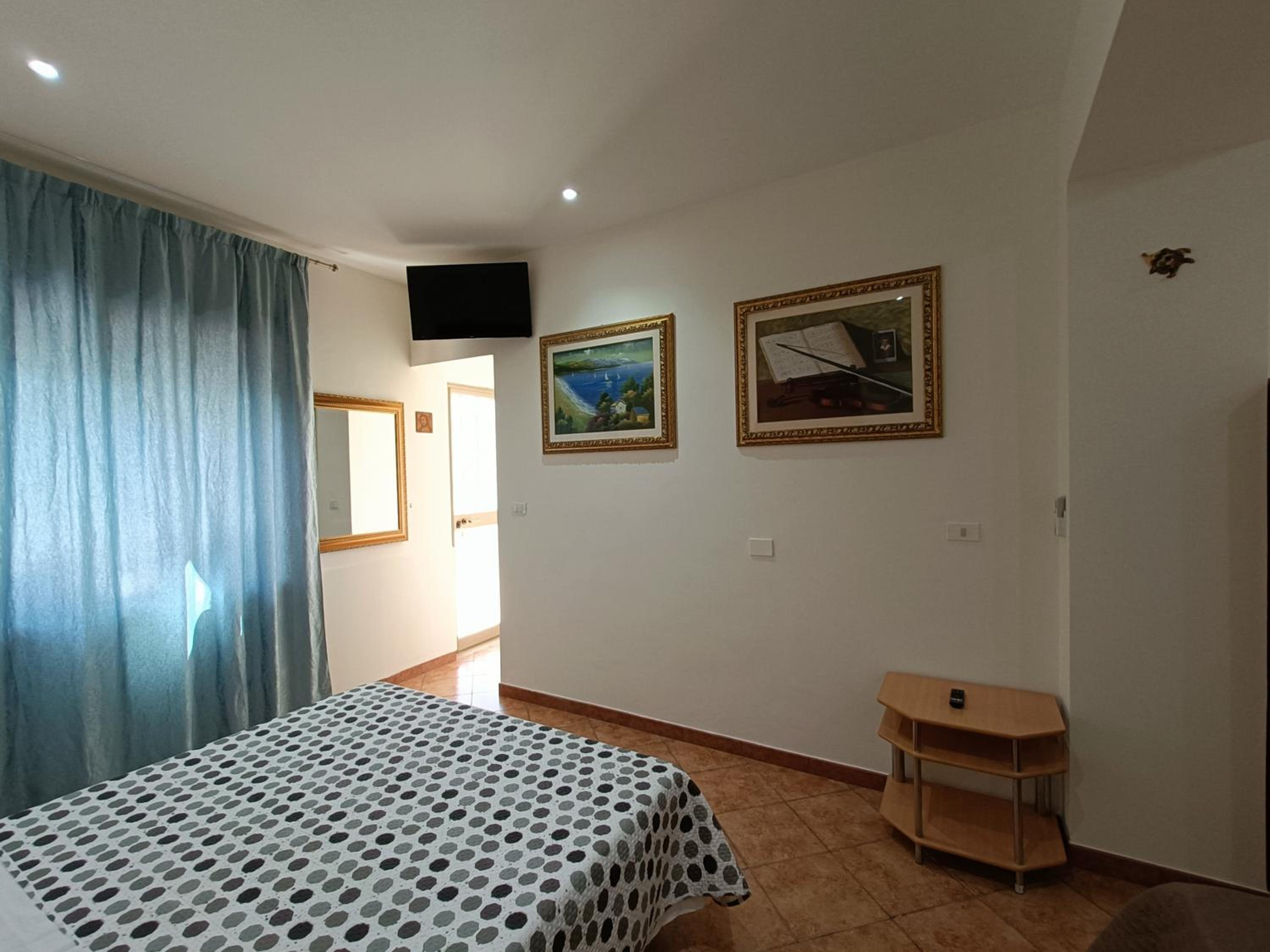 Quadruple Room with Private Bathroom photo 1