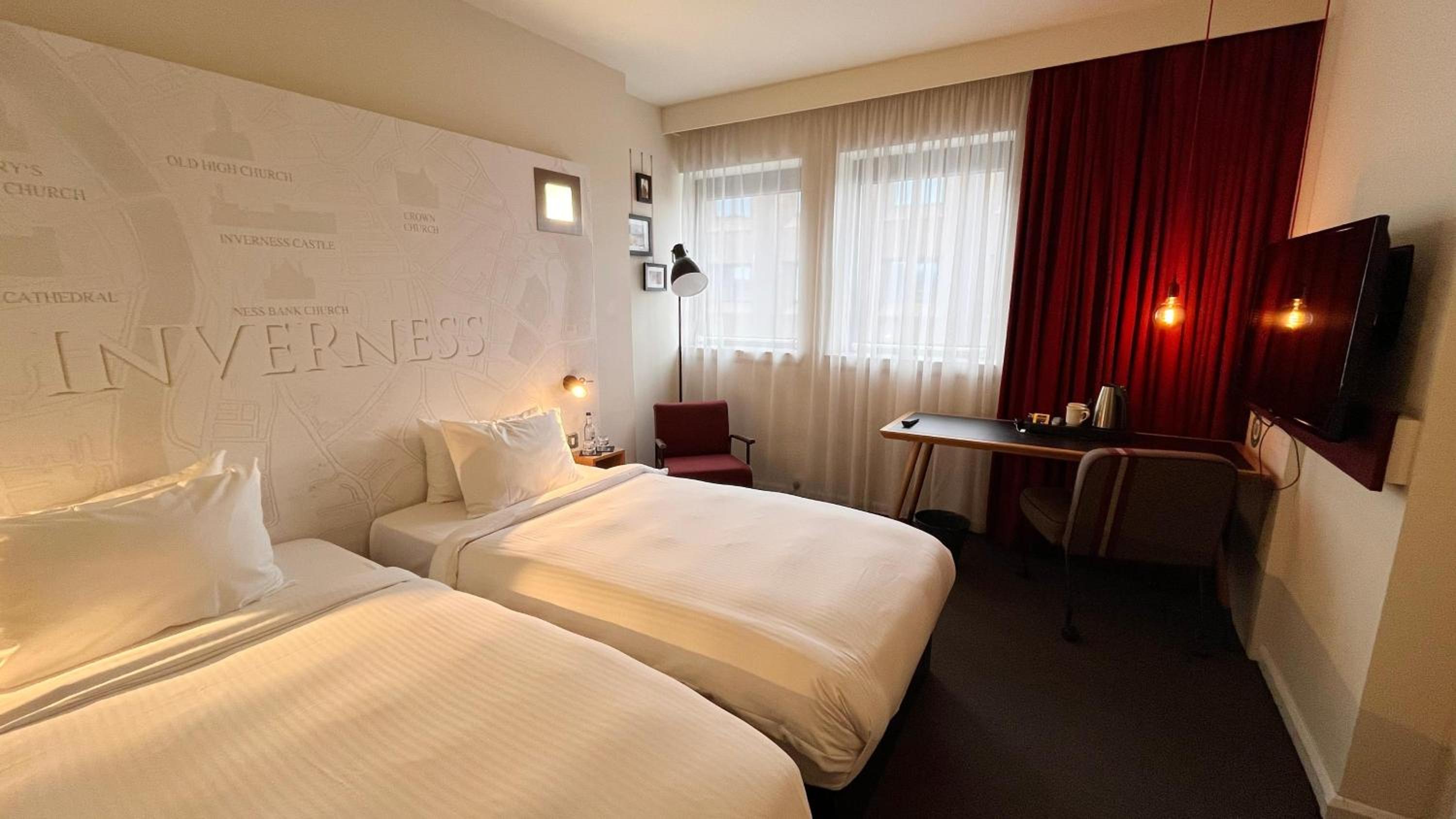 Twin Room - Photo 11