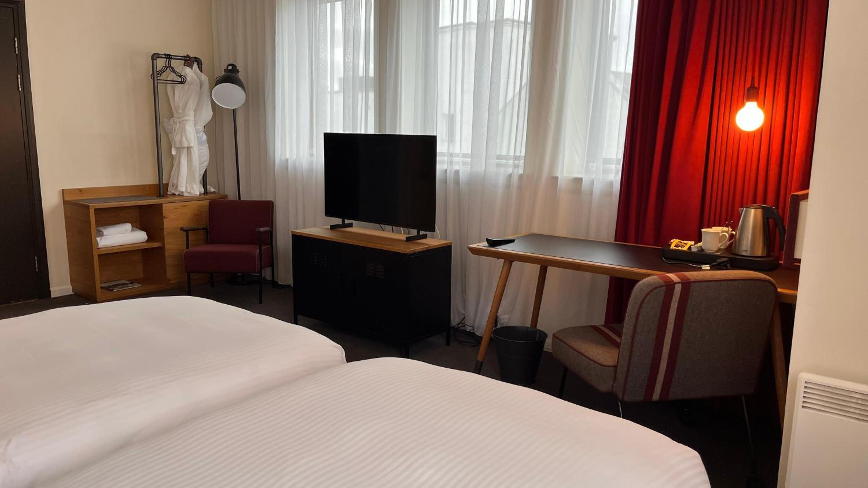 Twin Room - Photo 14