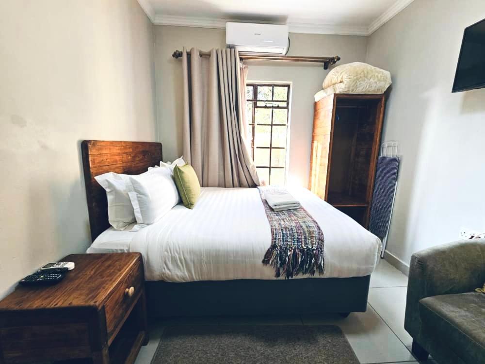 Economy Double Room photo 1