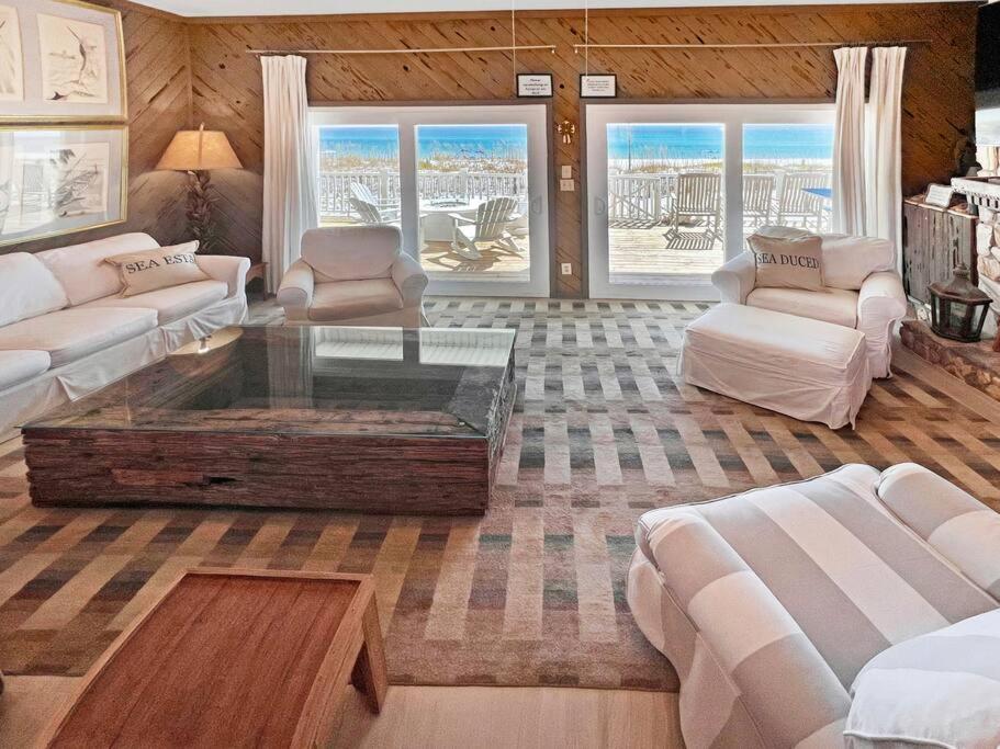 Four-Bedroom Vacation Home photo 2