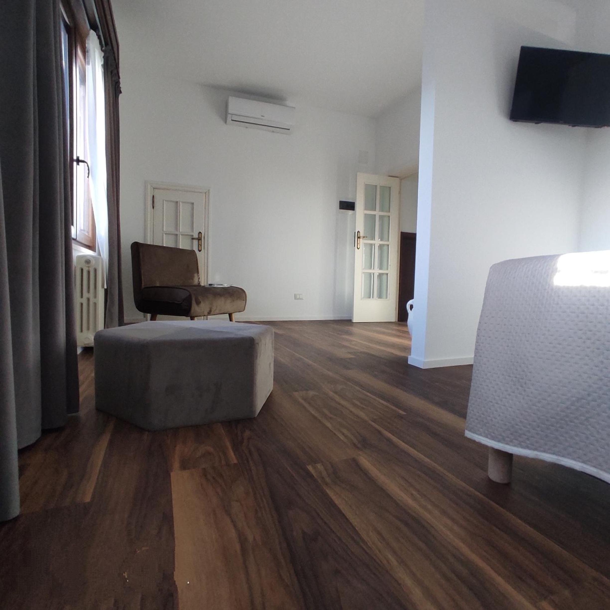 Deluxe Room (2 Adults + 1 Child) photo 3