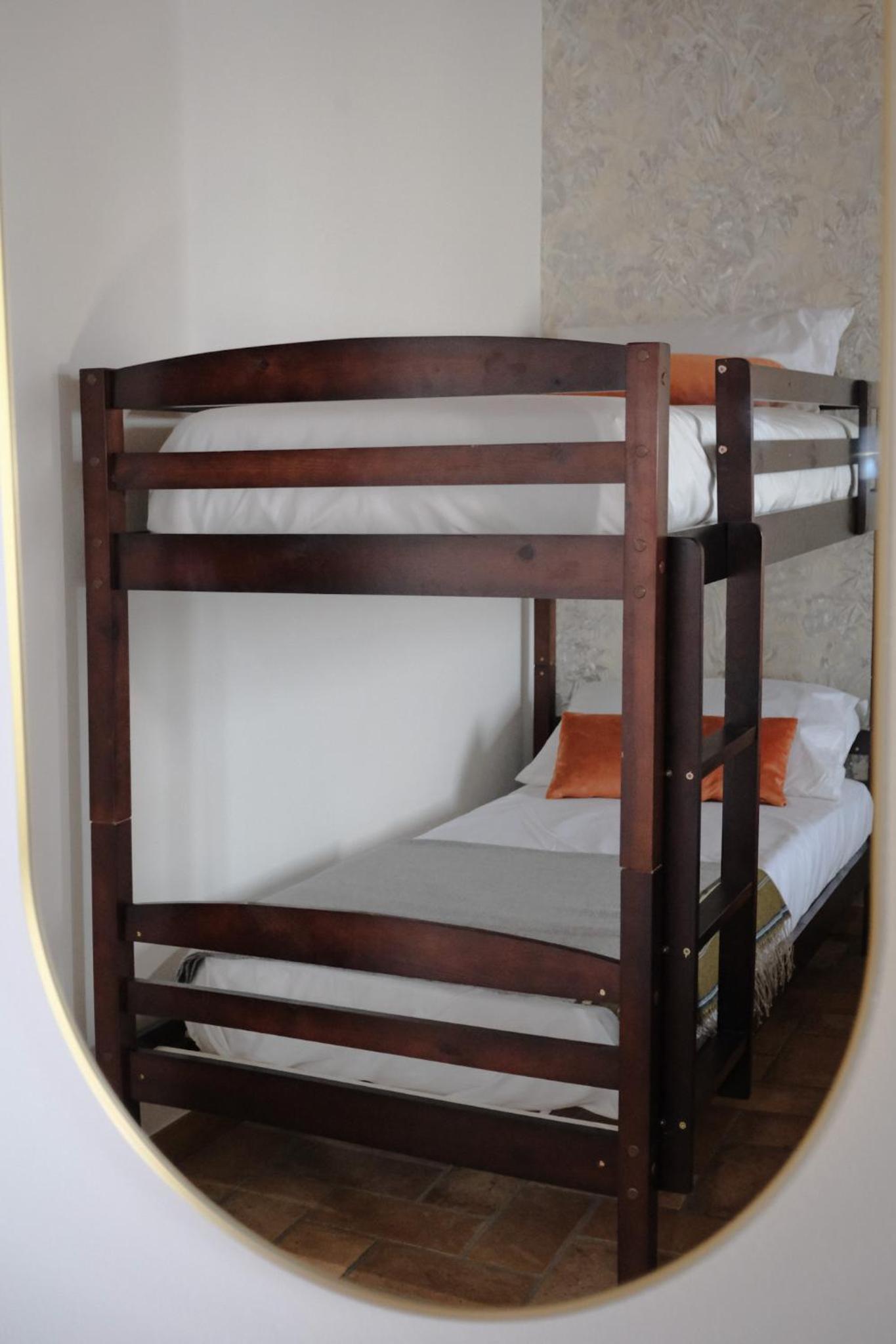 Quadruple Room with Private Bathroom photo 2