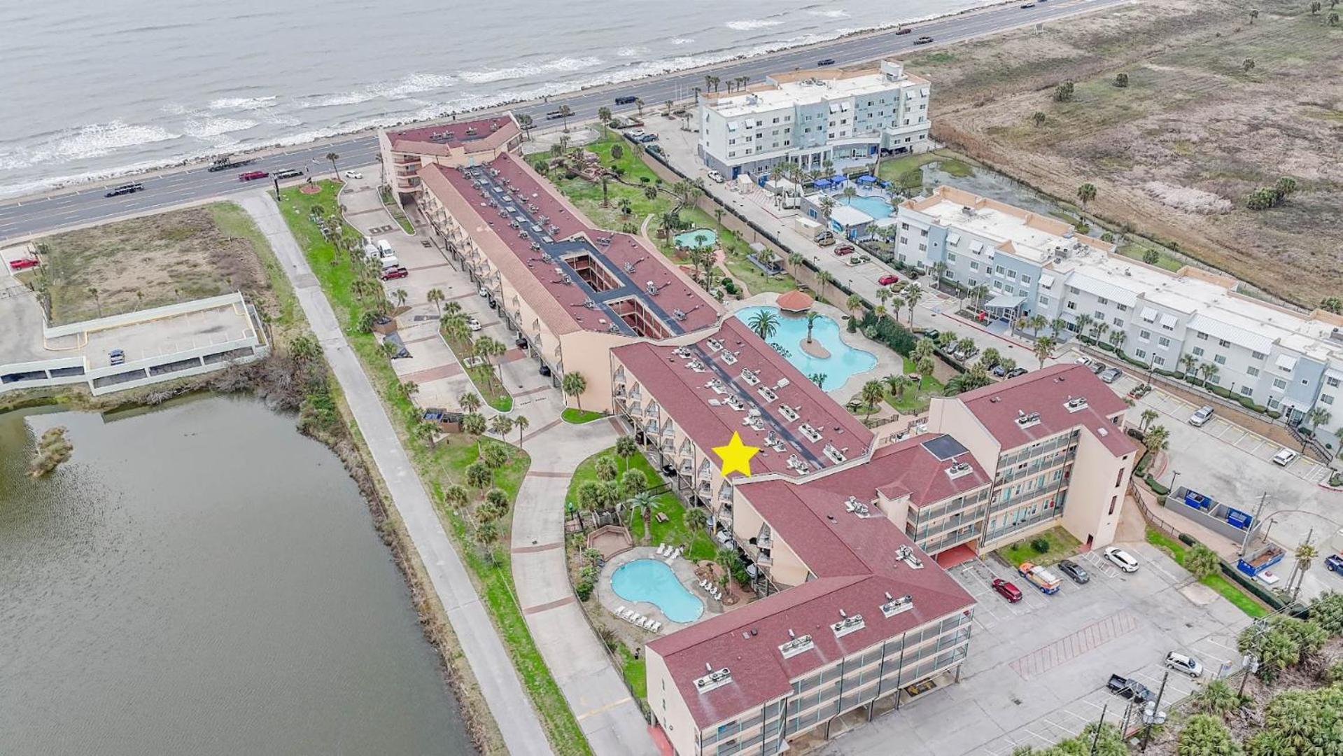 One-Bedroom Apartment with Sea View photo 3