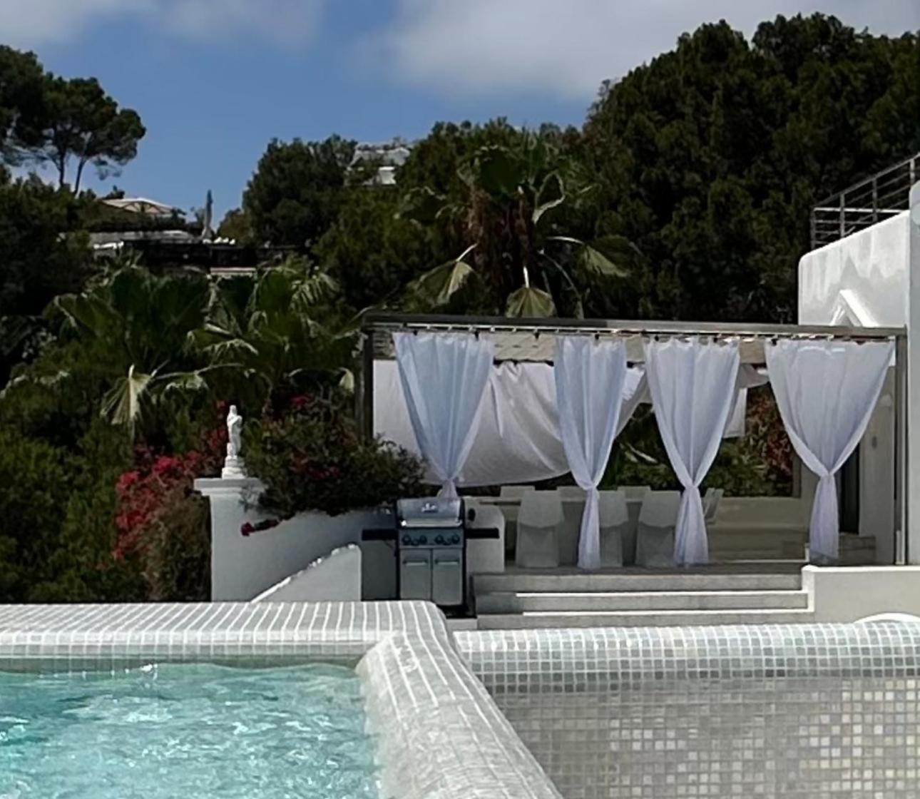 Villa photo 2