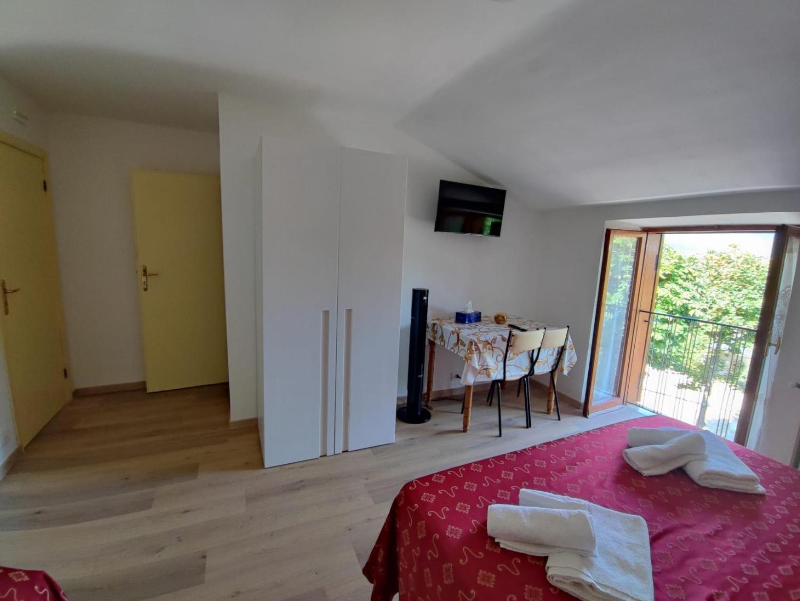 Triple Room with Bathroom photo 1