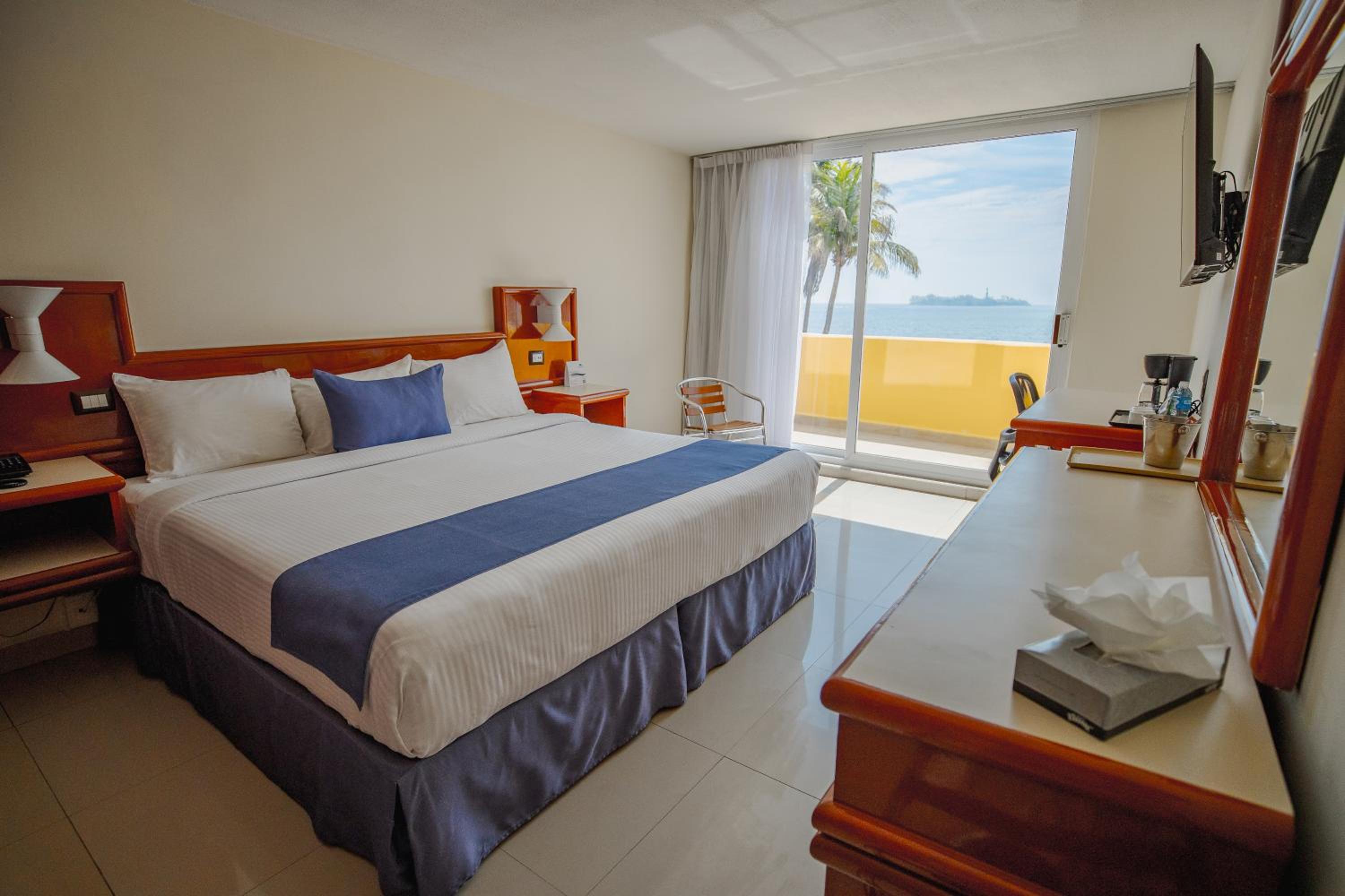 King Room with Sea View - Photo 1