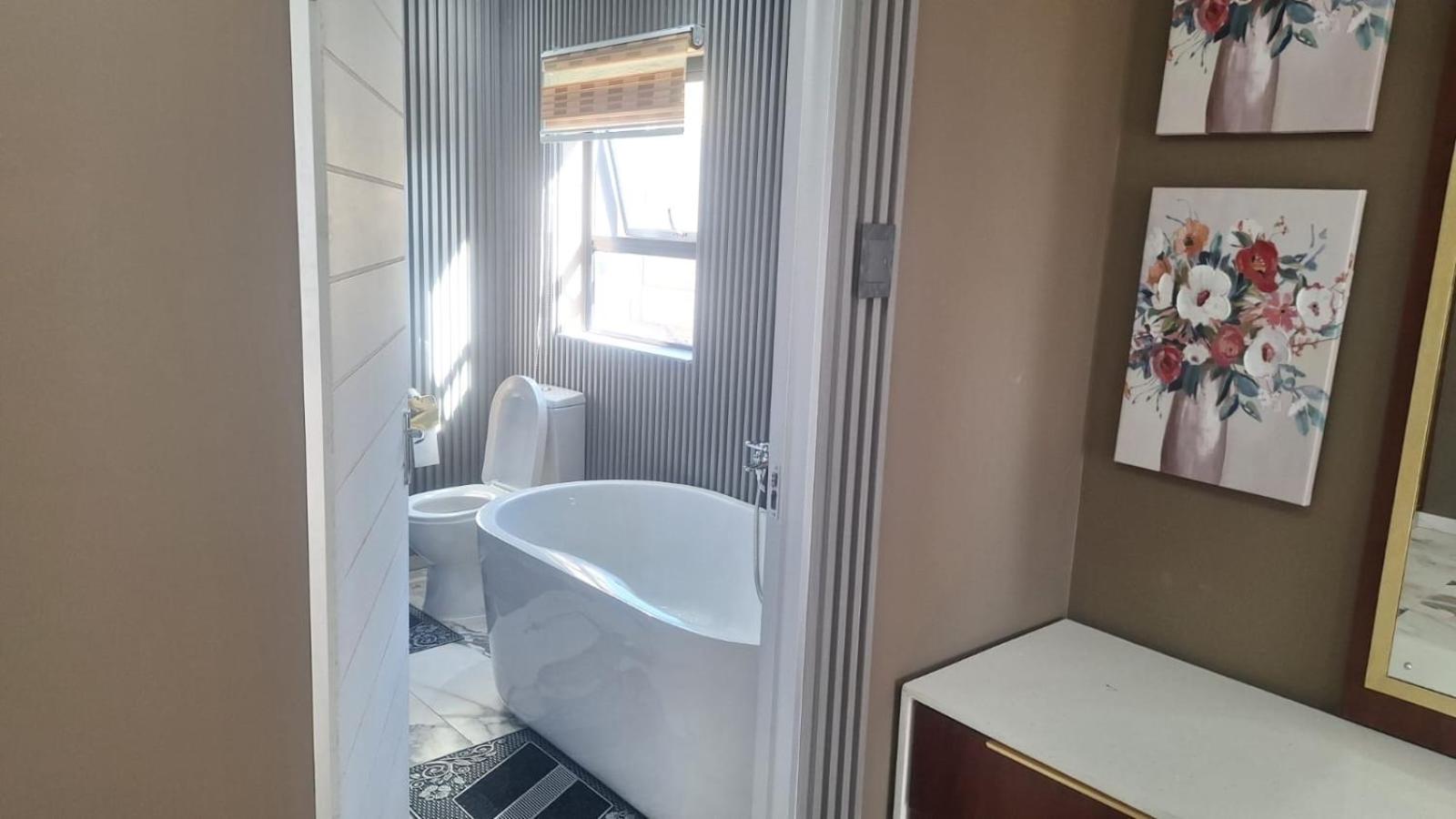 Deluxe Double Room with Bath photo 3
