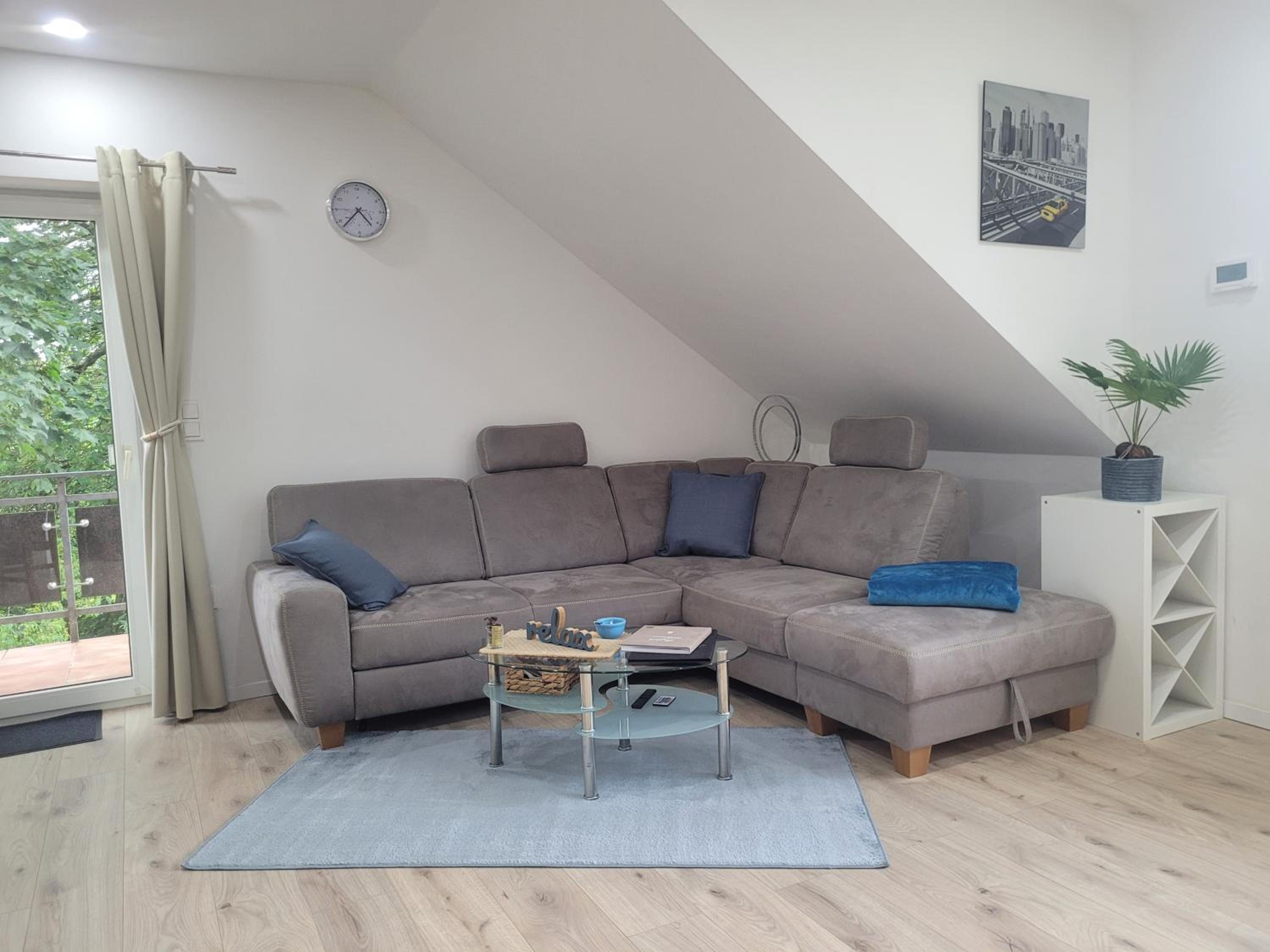 One-Bedroom Apartment photo 1