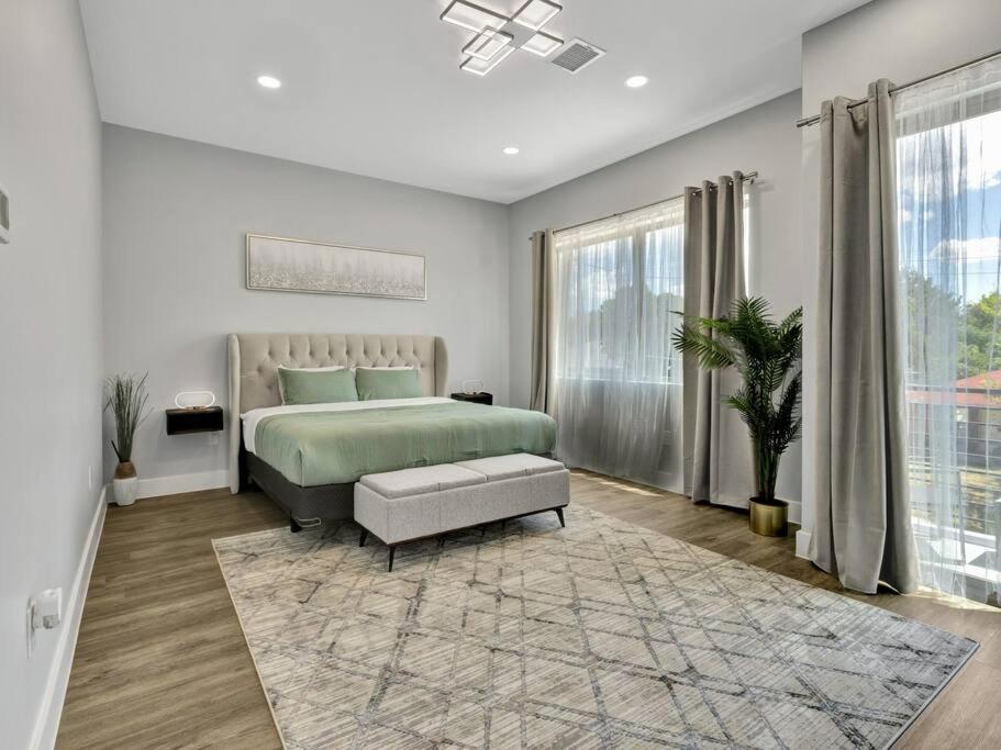 Three-Bedroom House photo 1