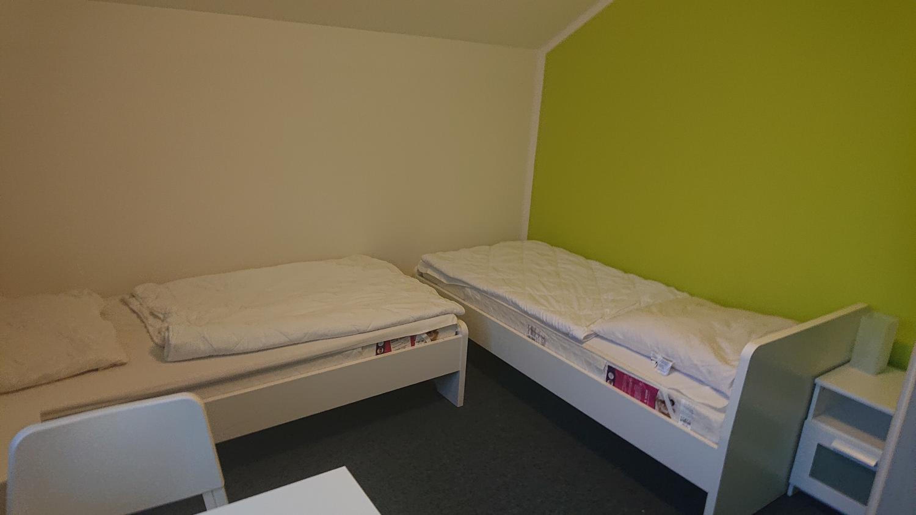 Twin Room with Shared Bathroom photo 3