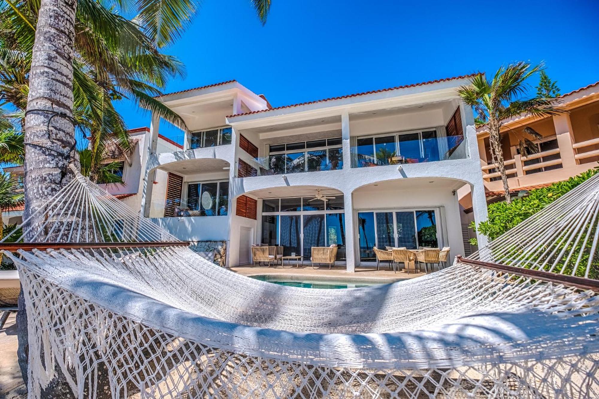 Villa photo 2