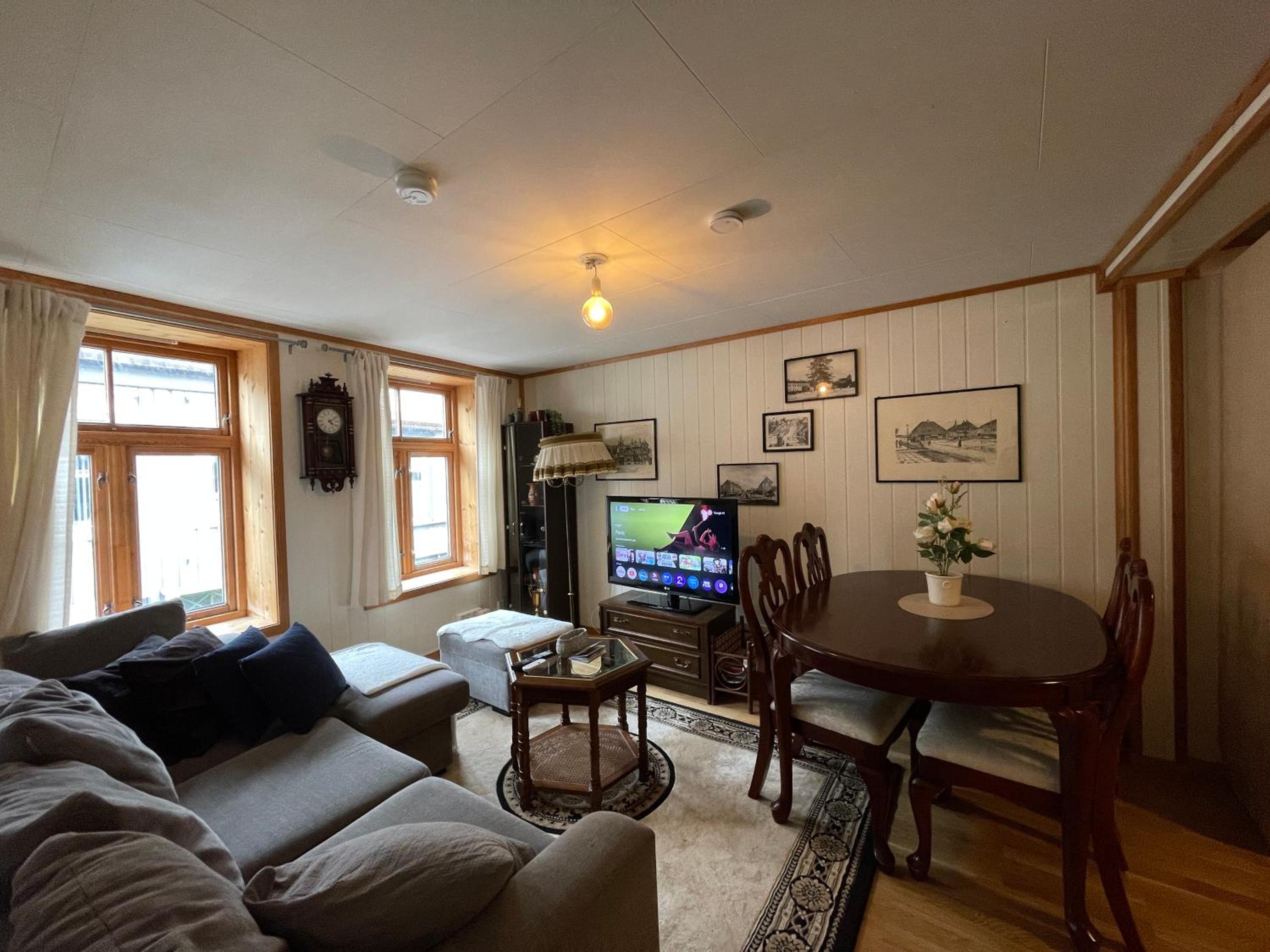 Three-Bedroom Apartment photo 2