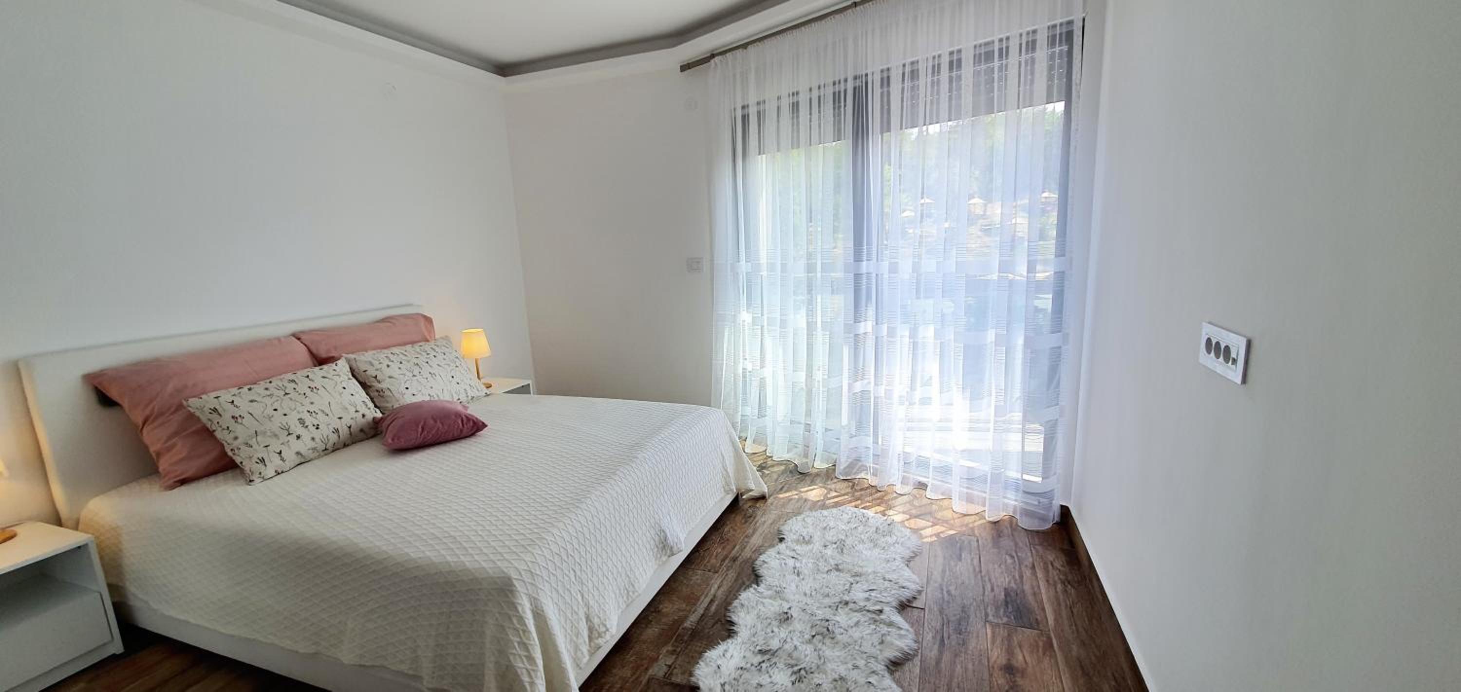 One-Bedroom Apartment with Terrace photo 3
