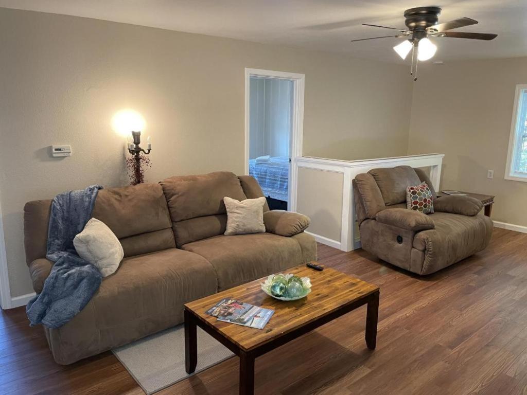 Three-Bedroom House photo 1