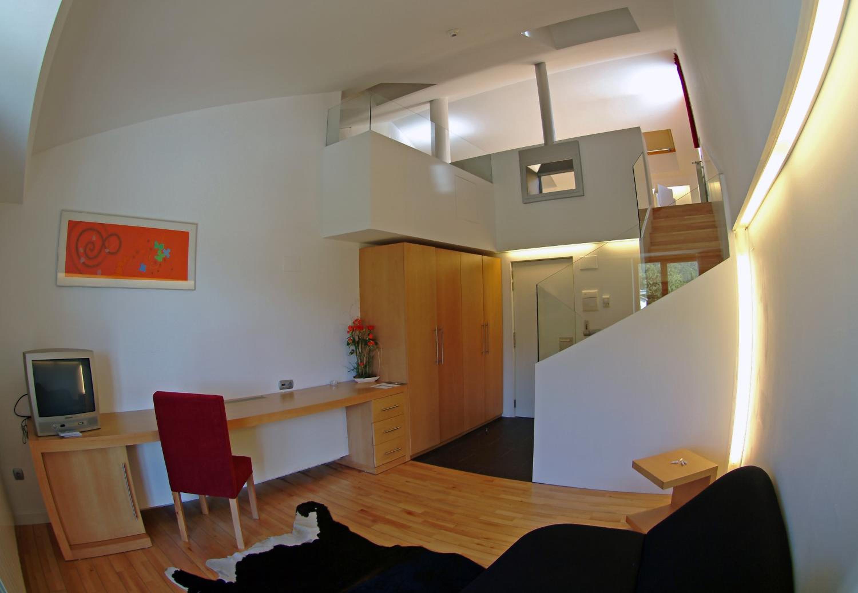 Suite - Photo 3