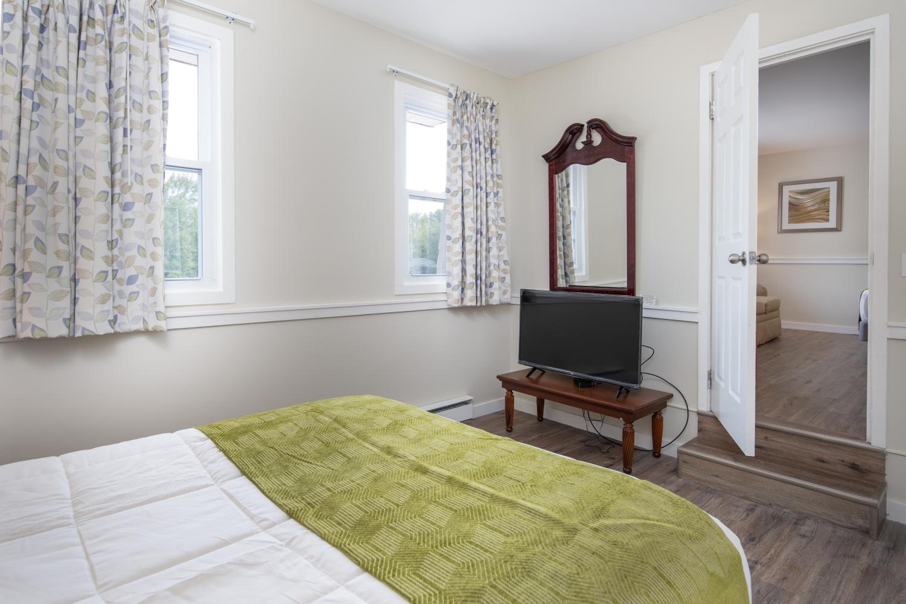 Deluxe Family Suite photo 3
