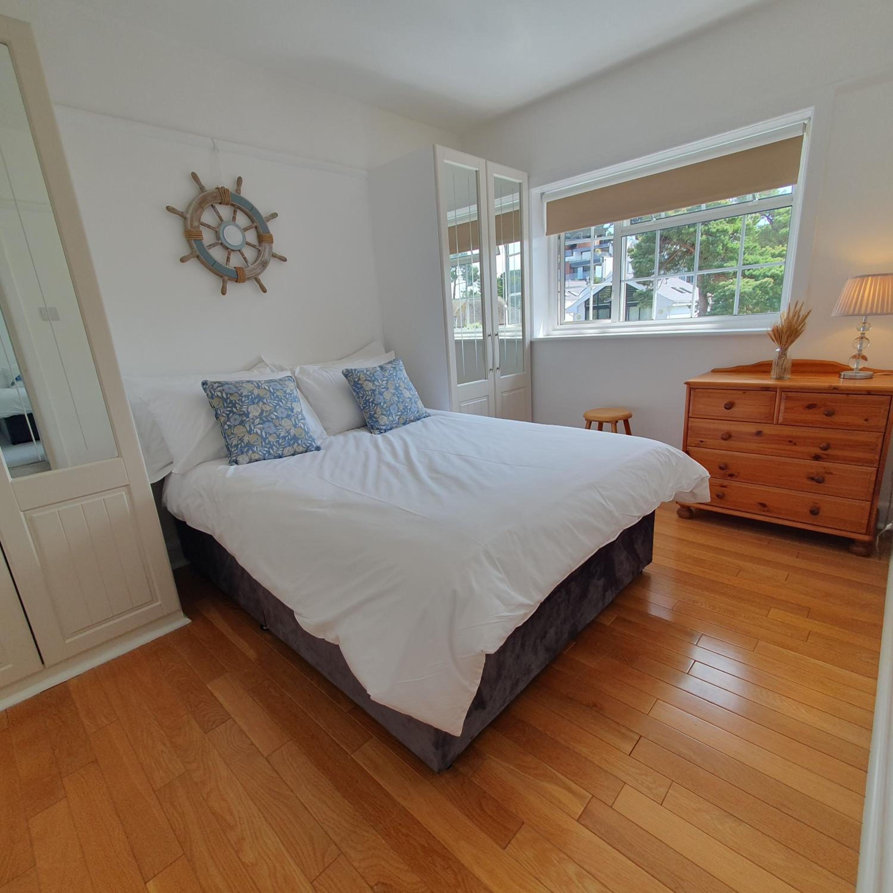 Four-Bedroom House photo 3