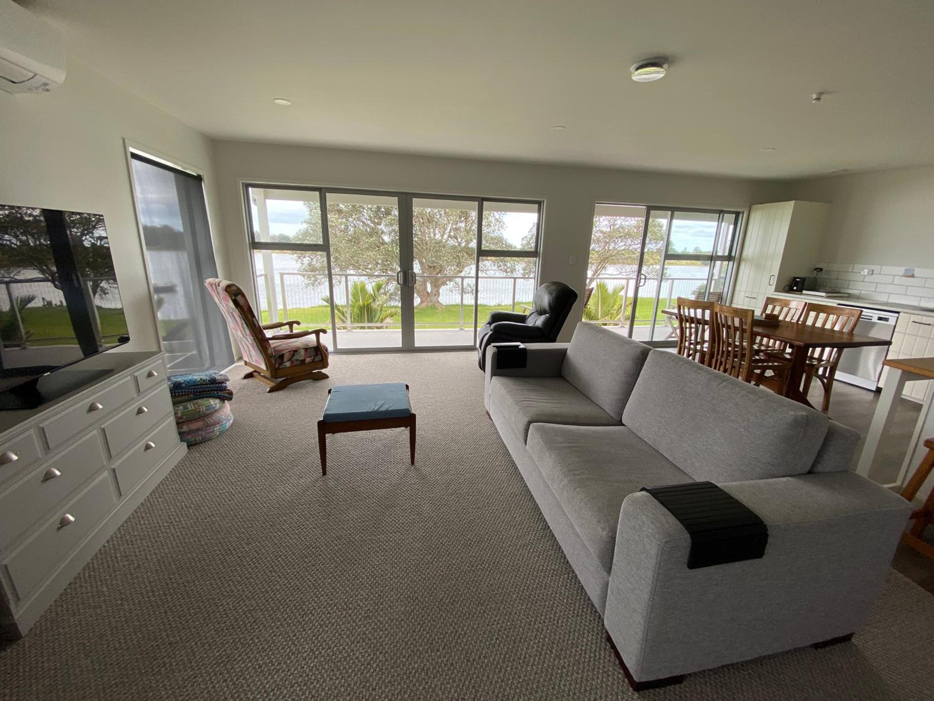 Apartment with Balcony photo 2