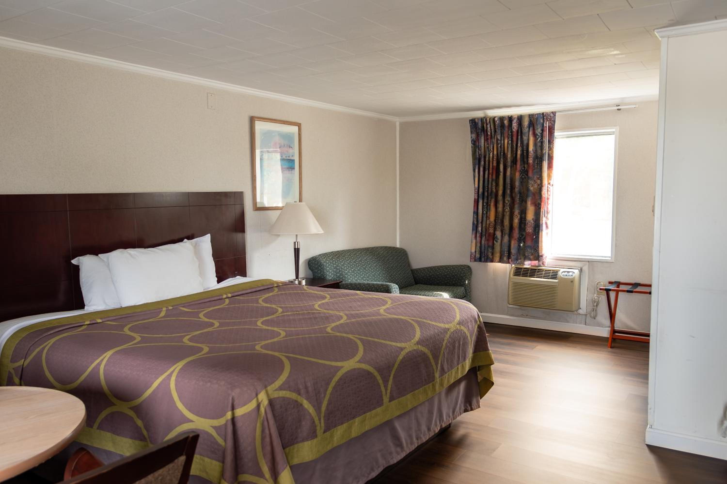 King Room - Non-Smoking photo 1