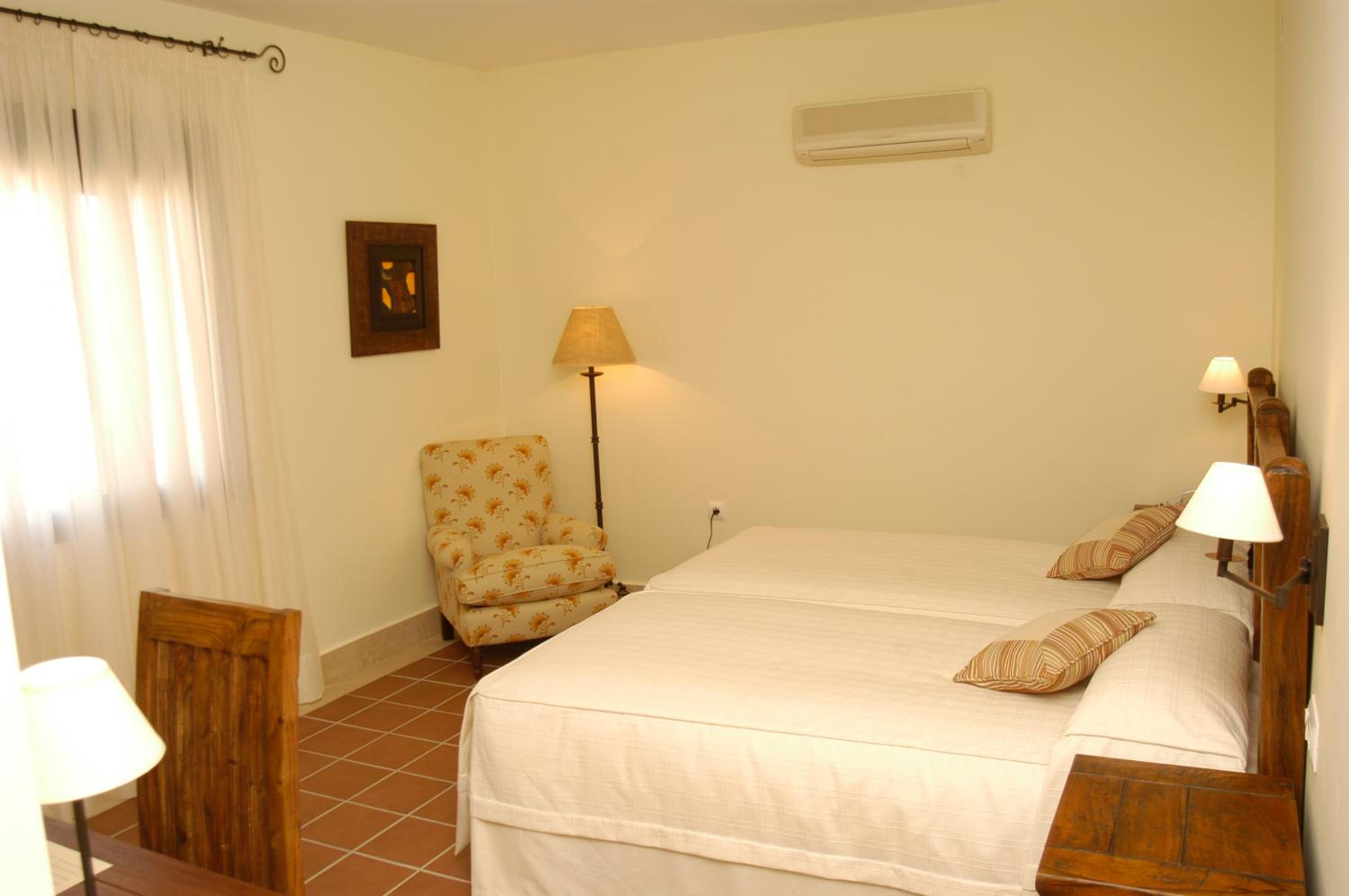 Economy Double or Twin Room - Photo 2