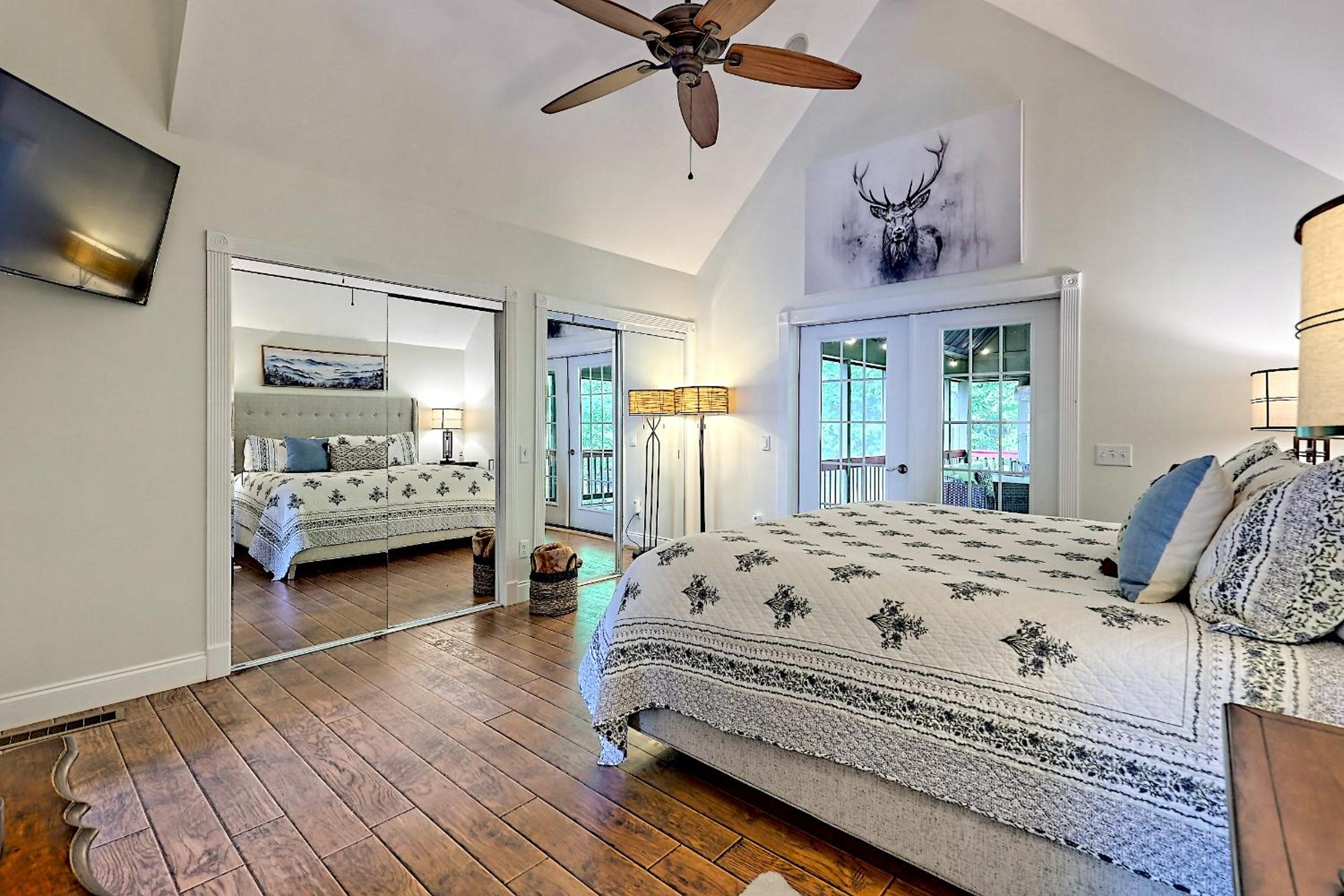 Three-Bedroom House photo 2