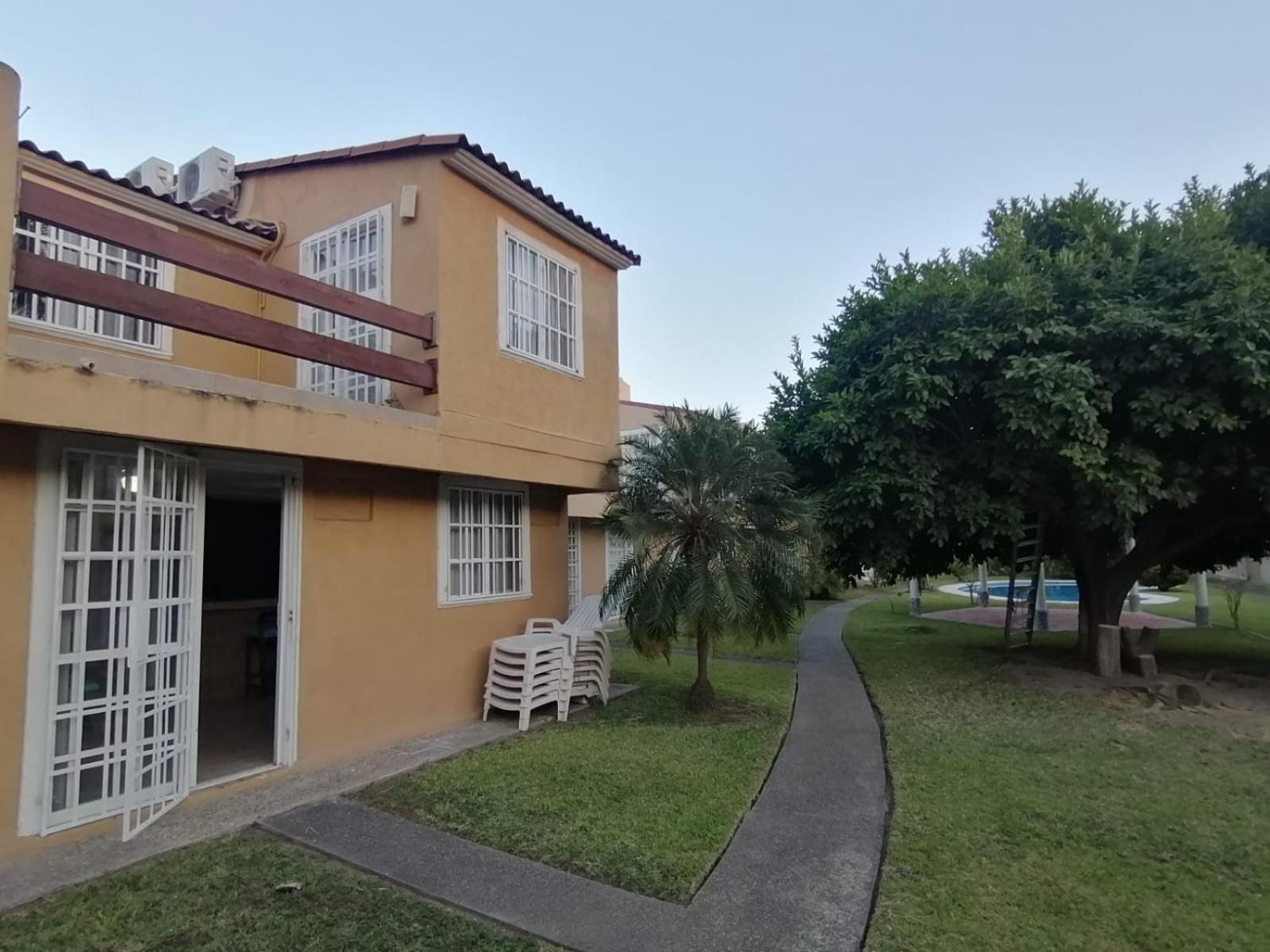 Three-Bedroom House photo 2