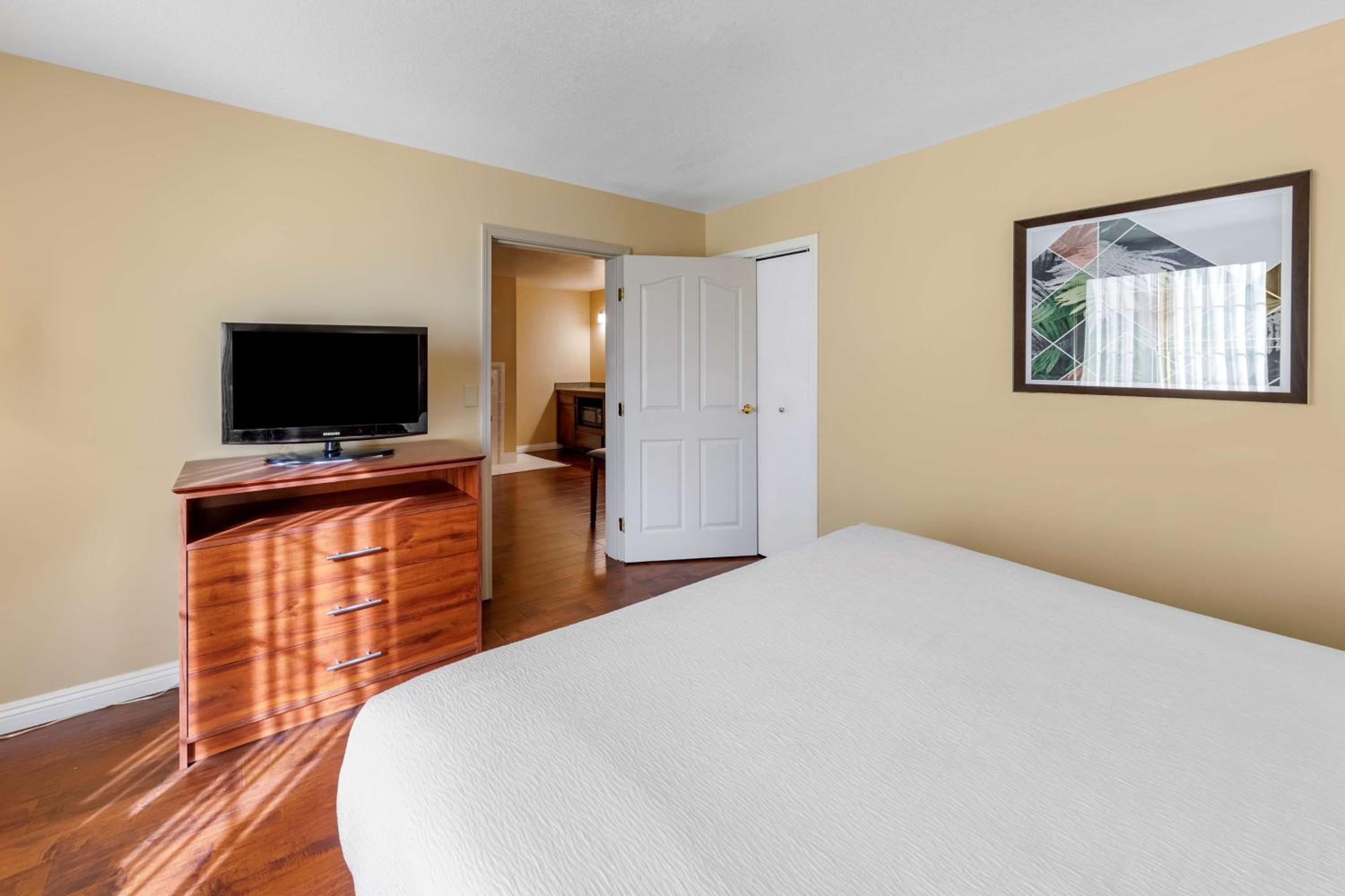 King Suite - Photo 2
