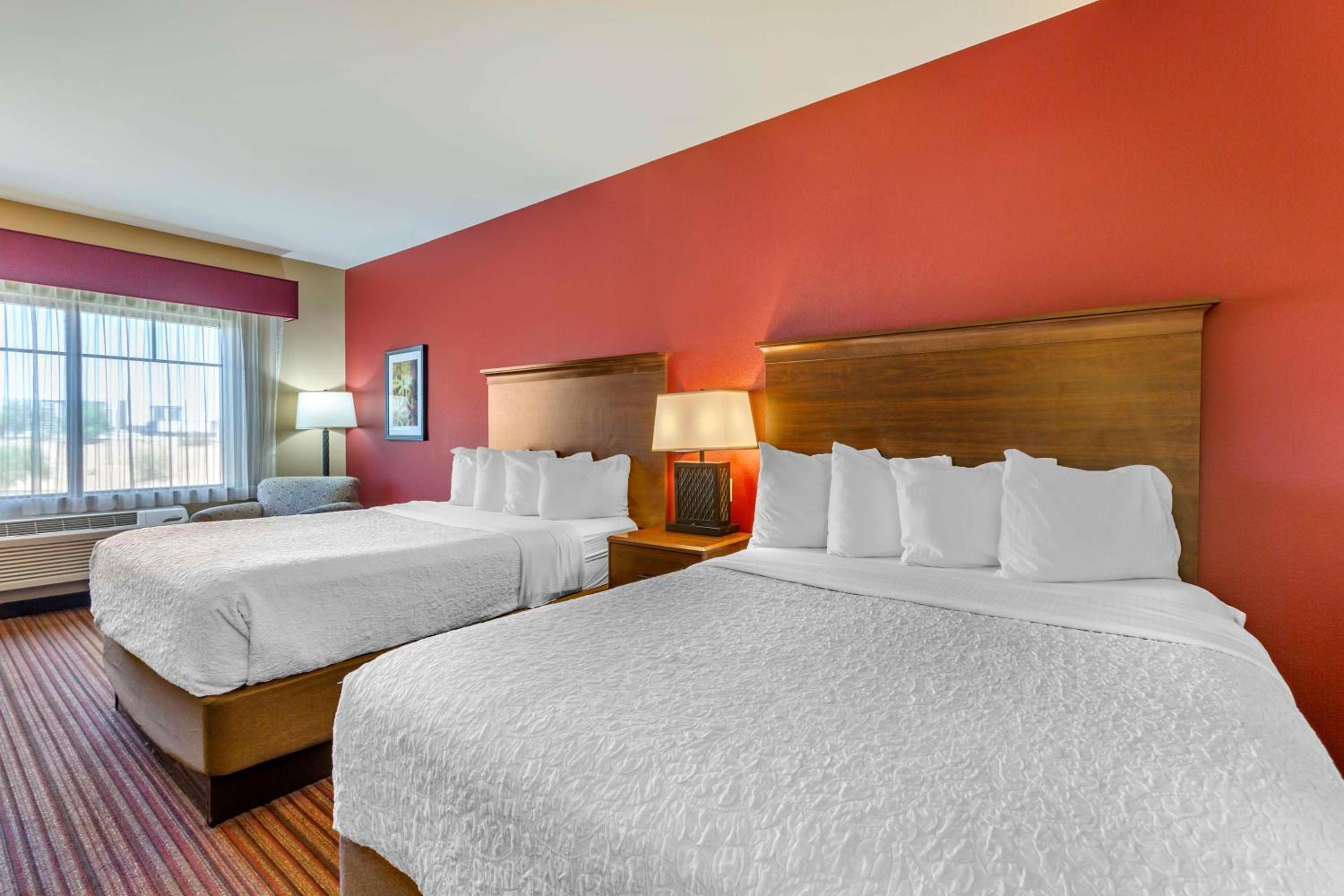 Queen Suite with Two Queen Beds and Bath Tub - Mobility Access