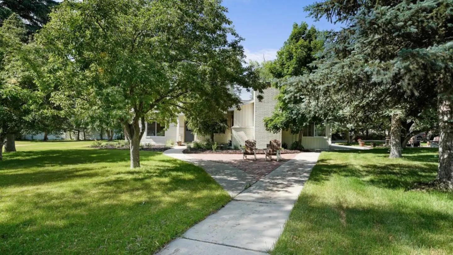 Four-Bedroom House photo 3