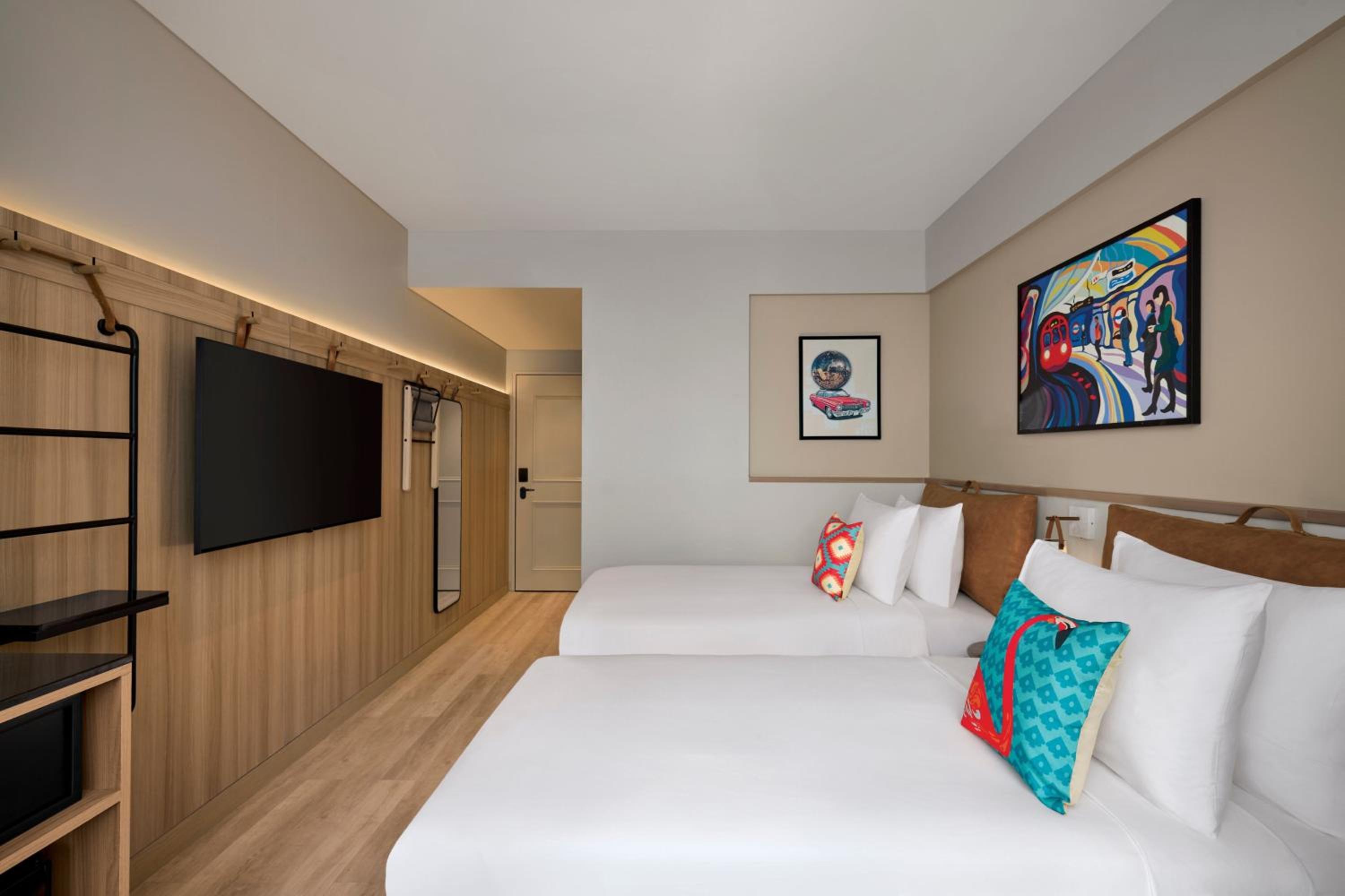 Moxy Twin Room photo 3