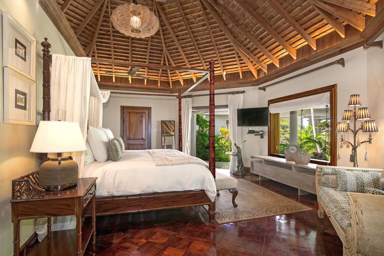 Villa photo 1