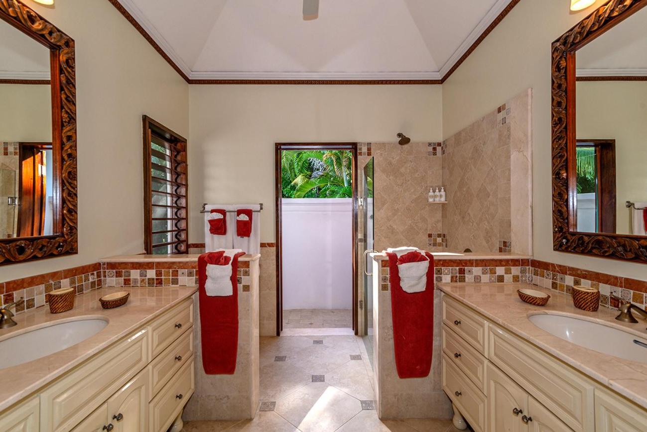 Villa photo 3
