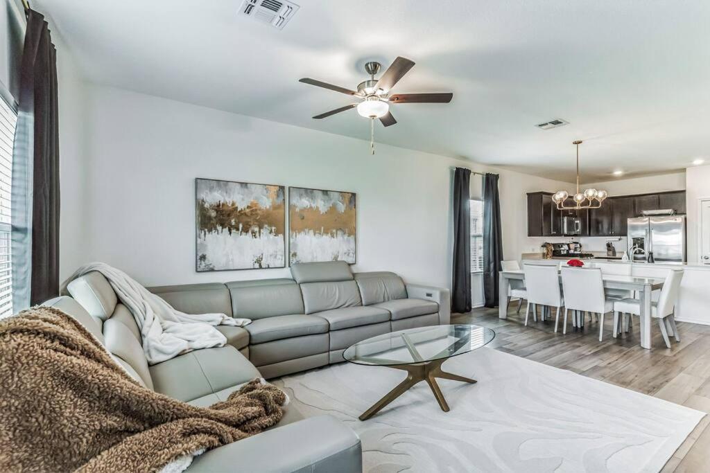 Three-Bedroom House photo 1